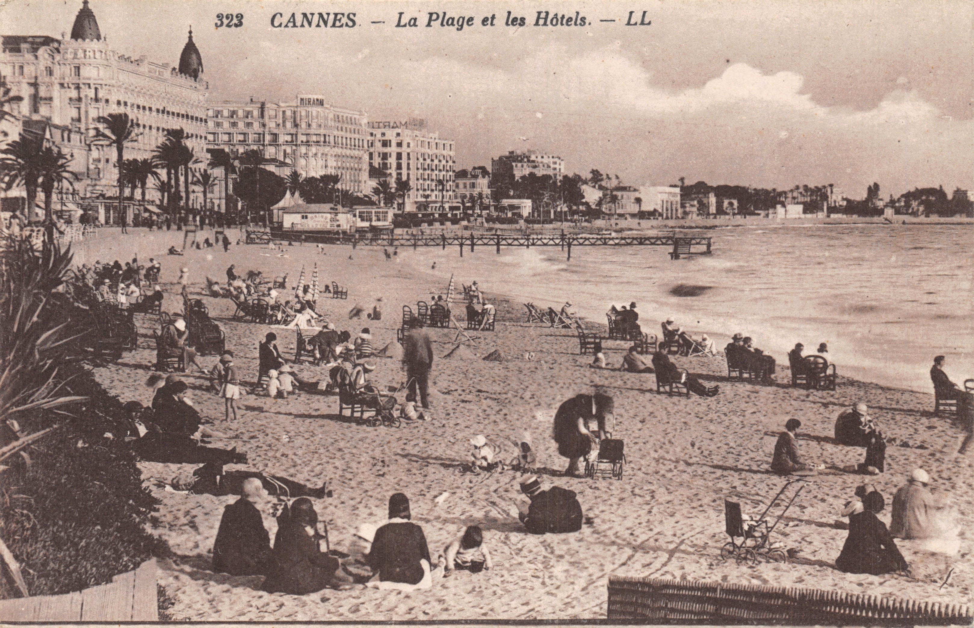 CANNES — Der Strand und die Hotels — LL — n° 323