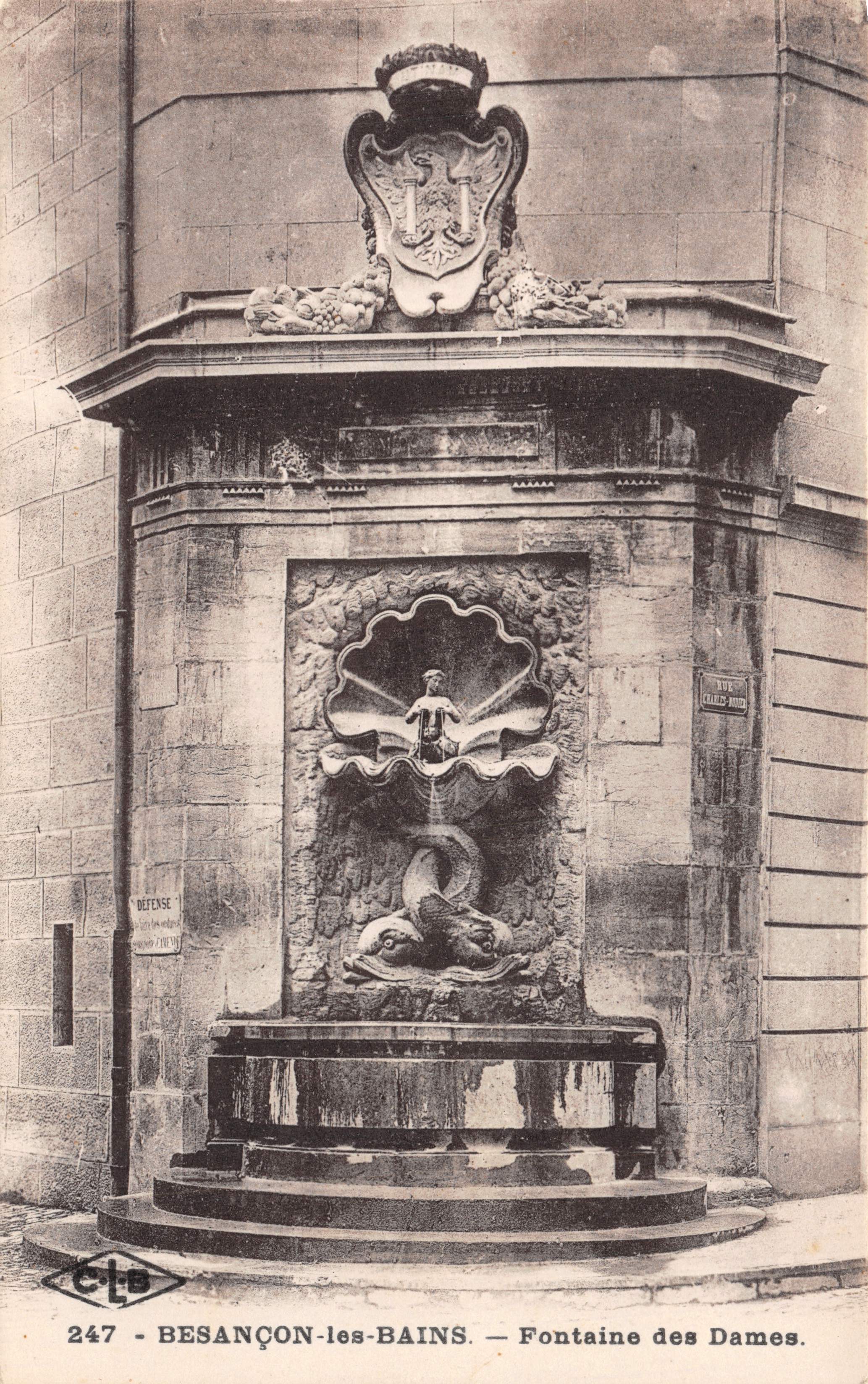 Besançon-les-Bains — Fontaine des Dames — uitgever C. Lardier, nummer 247