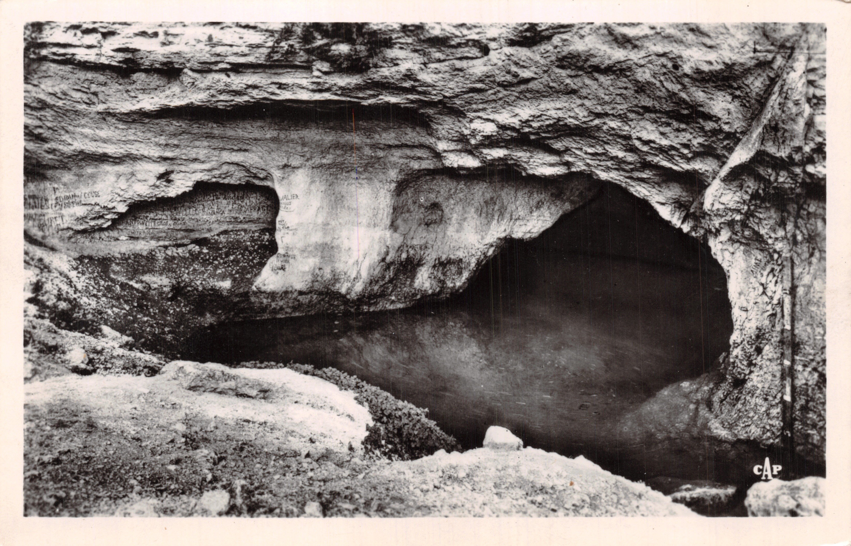 Fontaine de Vaucluse — La Source — éditeur C.A.P. — n°13