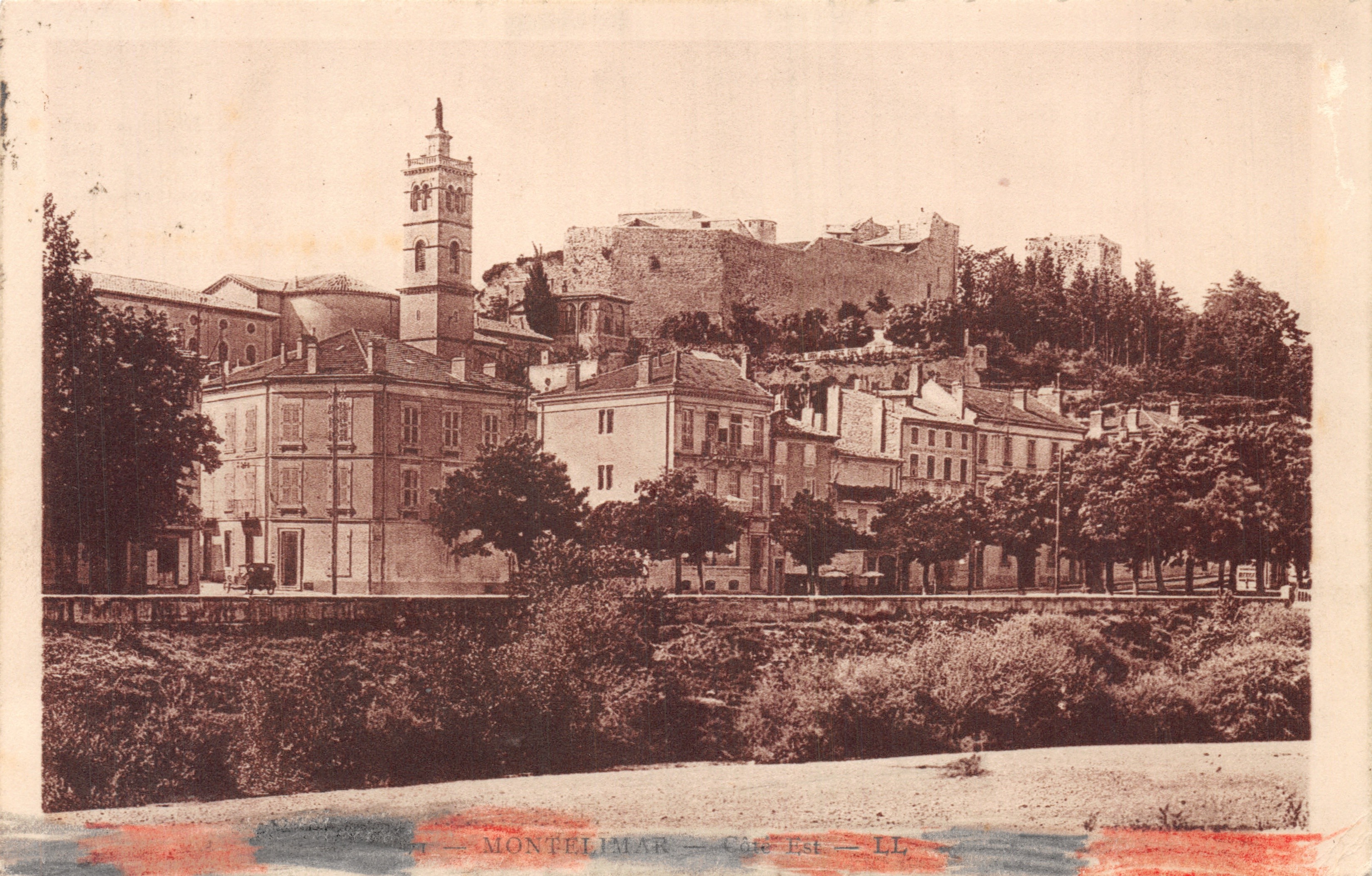 Montélimar — Vue de la cité et du château — LL