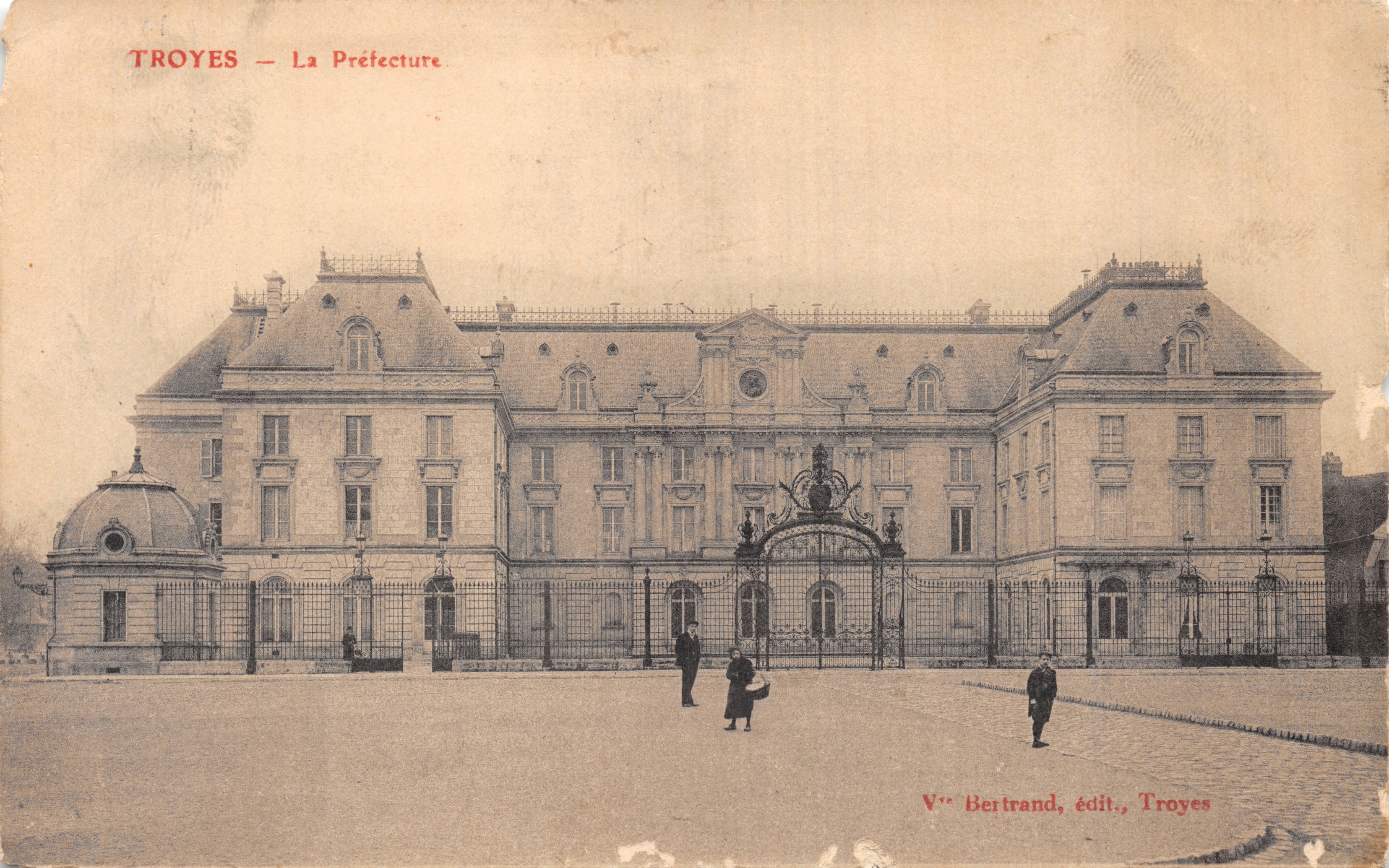 Troyes — La Prefectura — V. Bertrand, editor, Troyes