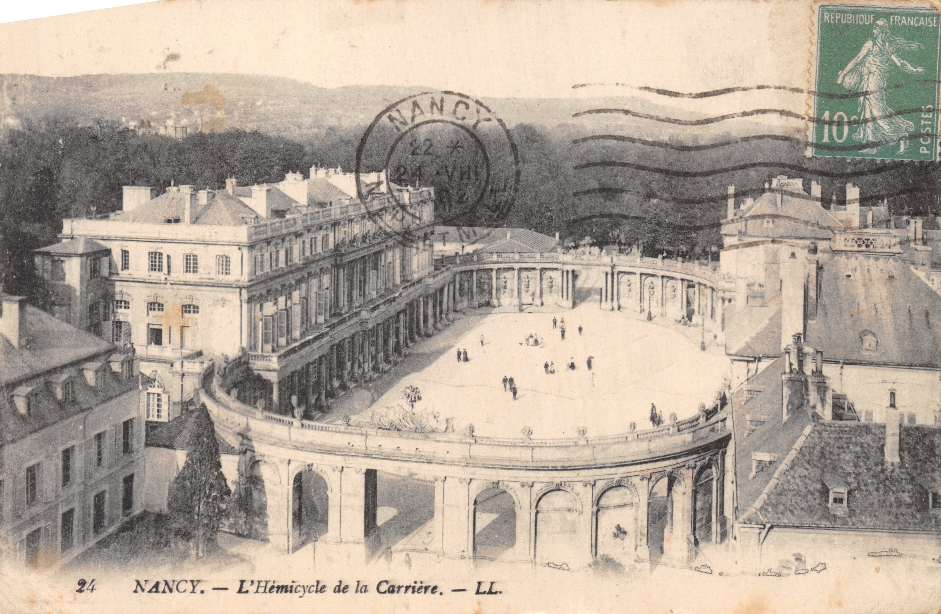 NANCY — Het Hémicycle van de Carrière — LL. n°24