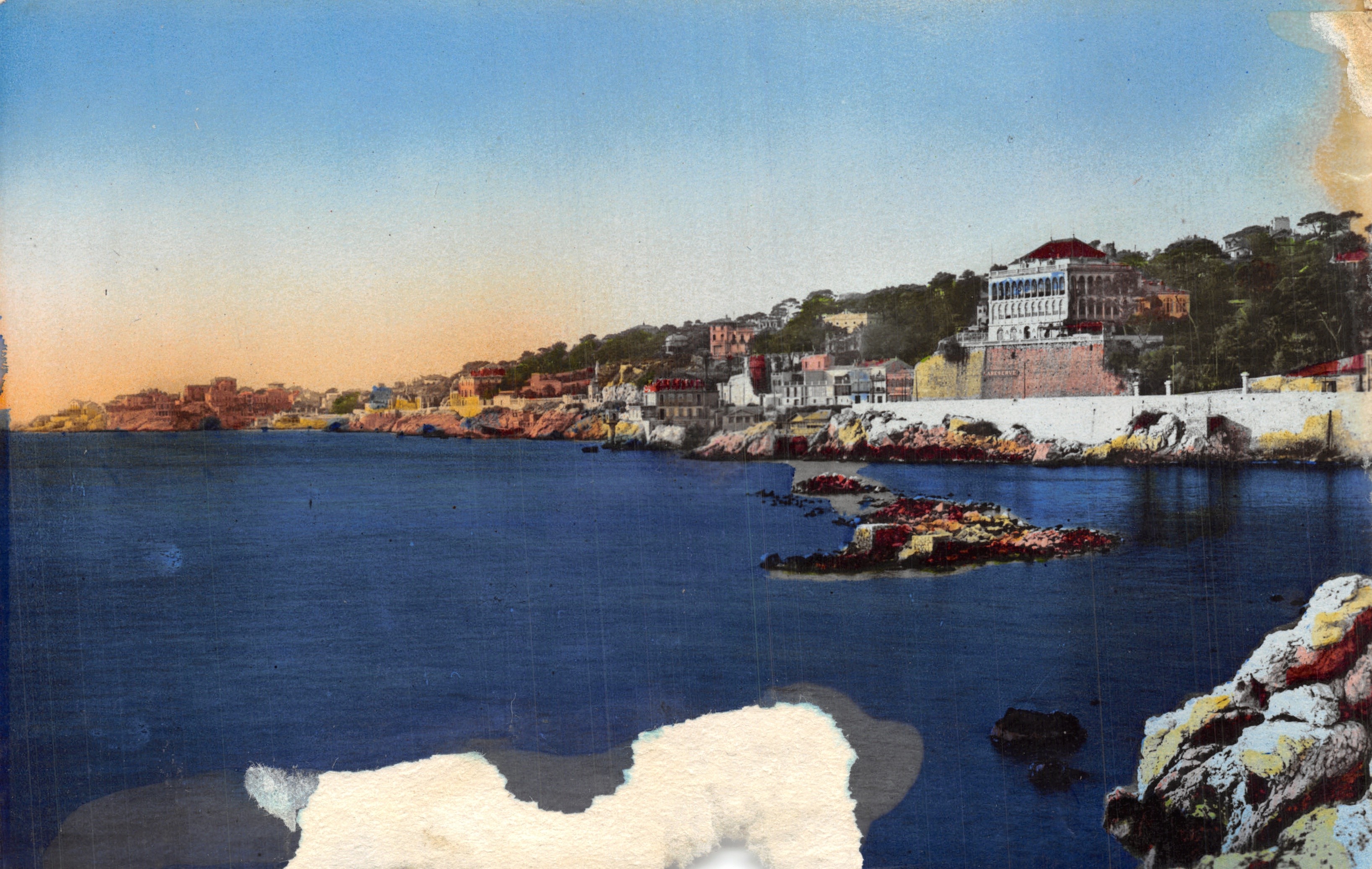 Marseille (B.-du-R.) — Panorama de la Corniche, L'Hôtel de la Réserve — Éditeur : LA CIGOGNE, 7, cours Estienne d'Orves, Marseille