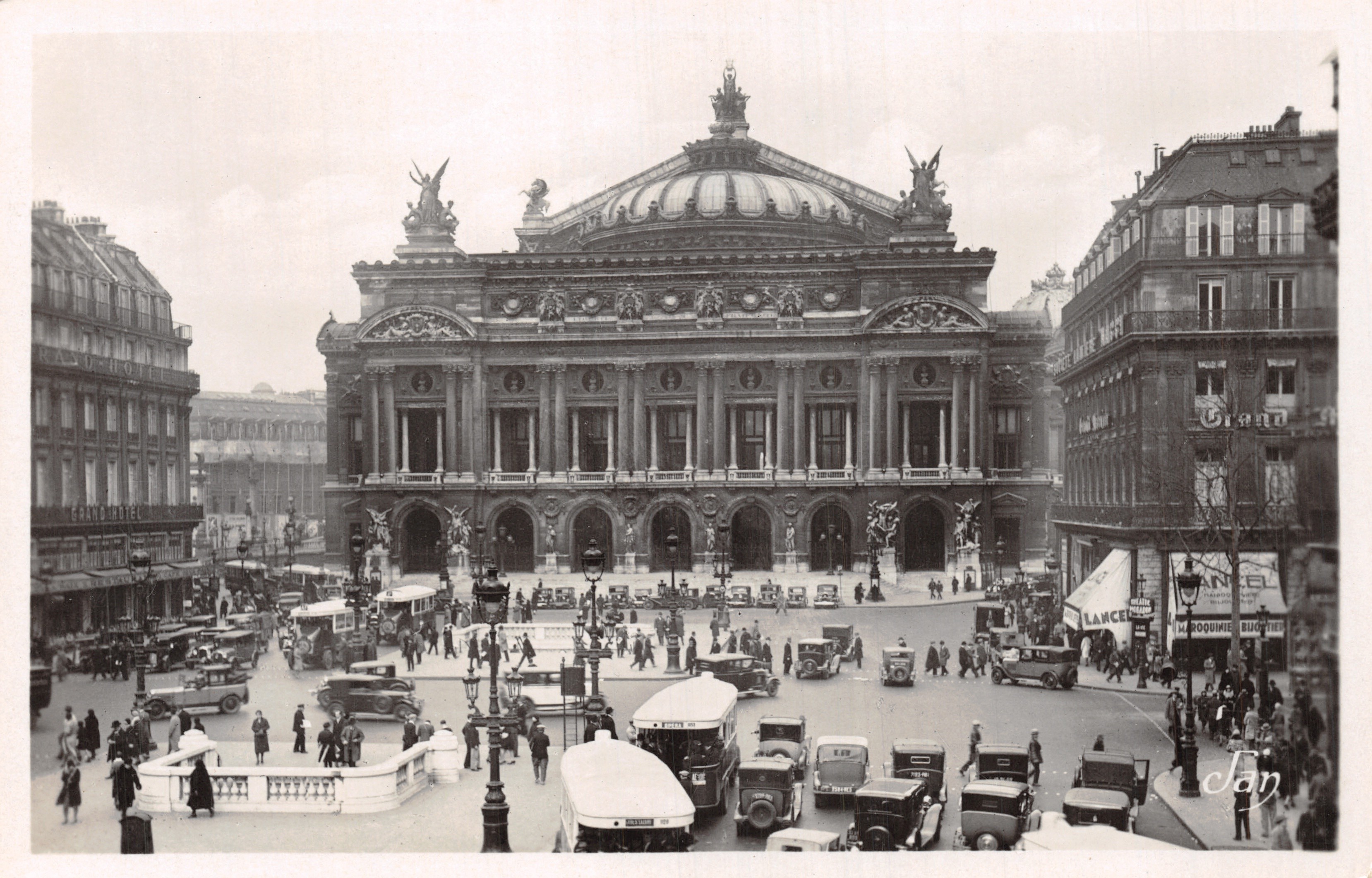 Paris — Opéra Garnier — publisher F. Fleury, 43 Avenue de la République
