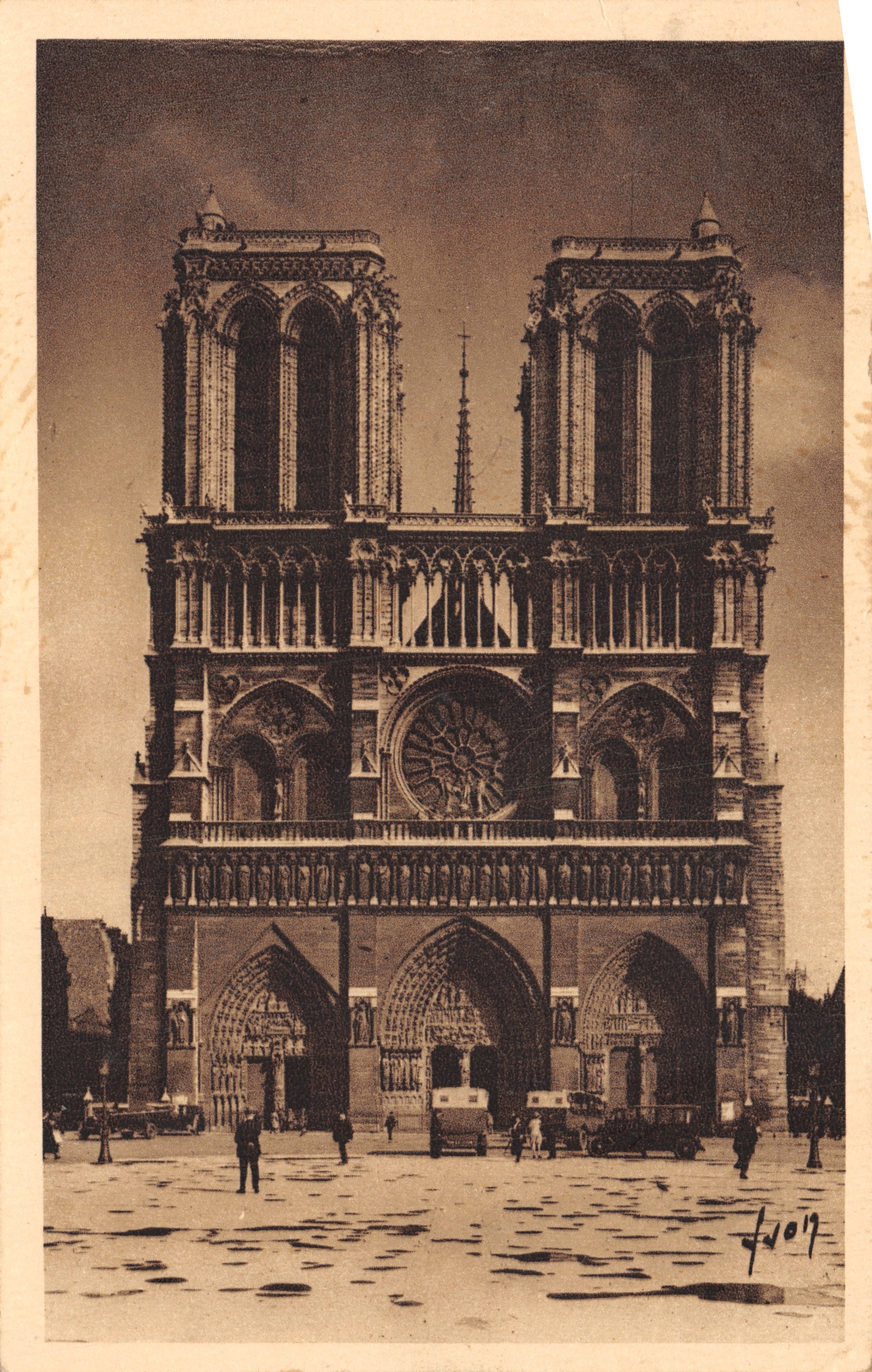 Notre-Dame de Paris — façade principale — Les Éditions d'Art Yvon, n°44