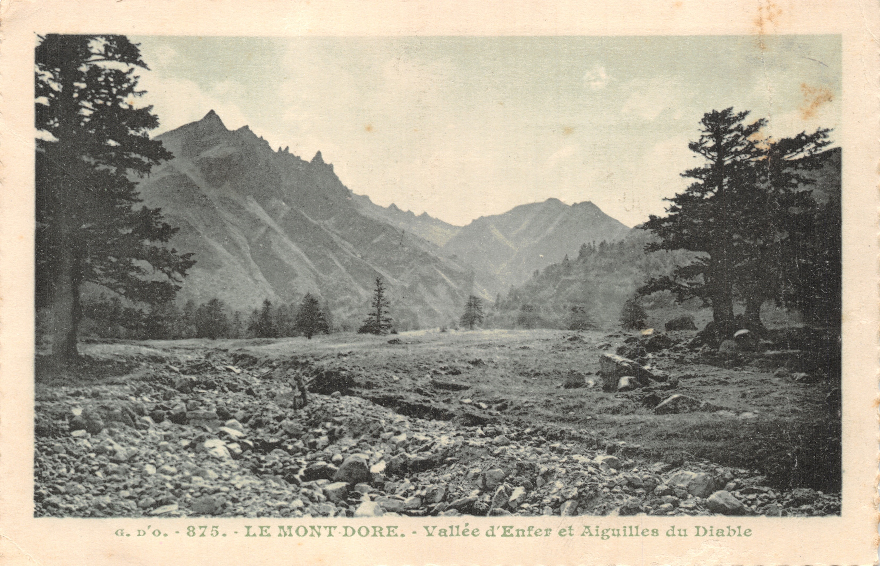Le Mont-Dore - Vallée d'Enfer et Aiguilles du Diable — éditeur J. Couttefanges, n° 875