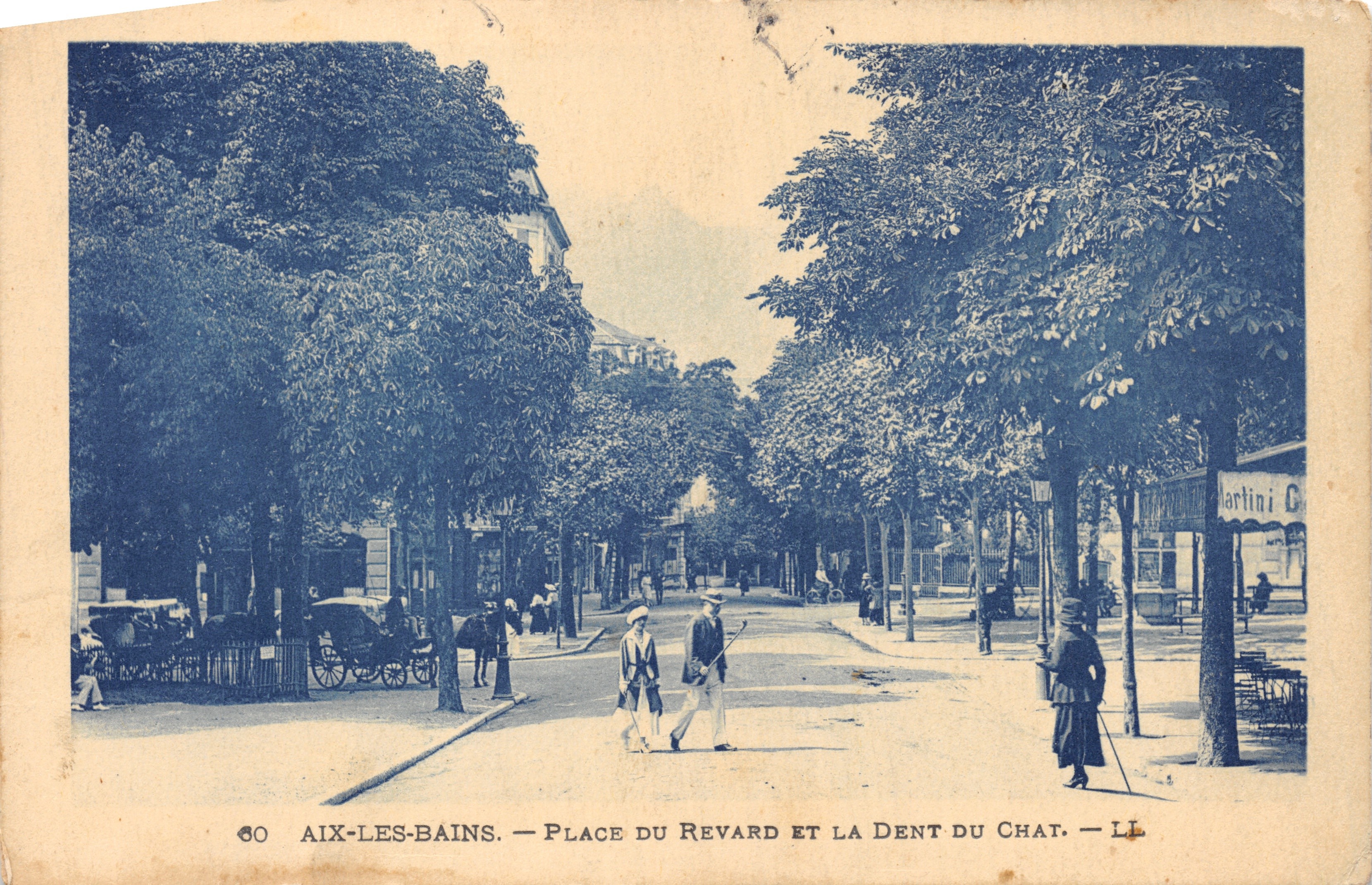 Aix-les-Bains — Place du Revard et la Dent du Chat — éditeur Martini C. n° 60