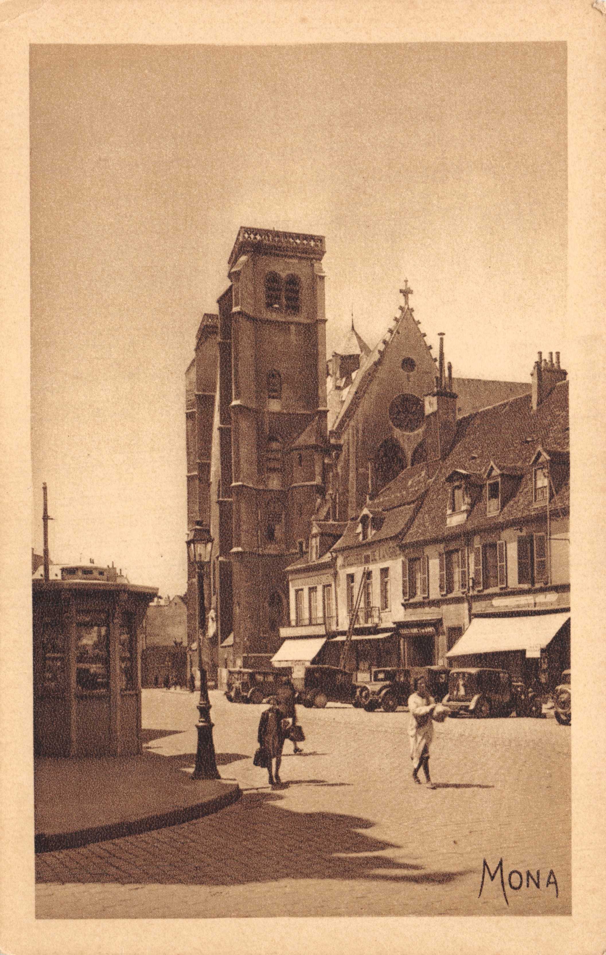 Place Bossuet — église Saint-Jean — éditeur MONA, n° EB.119