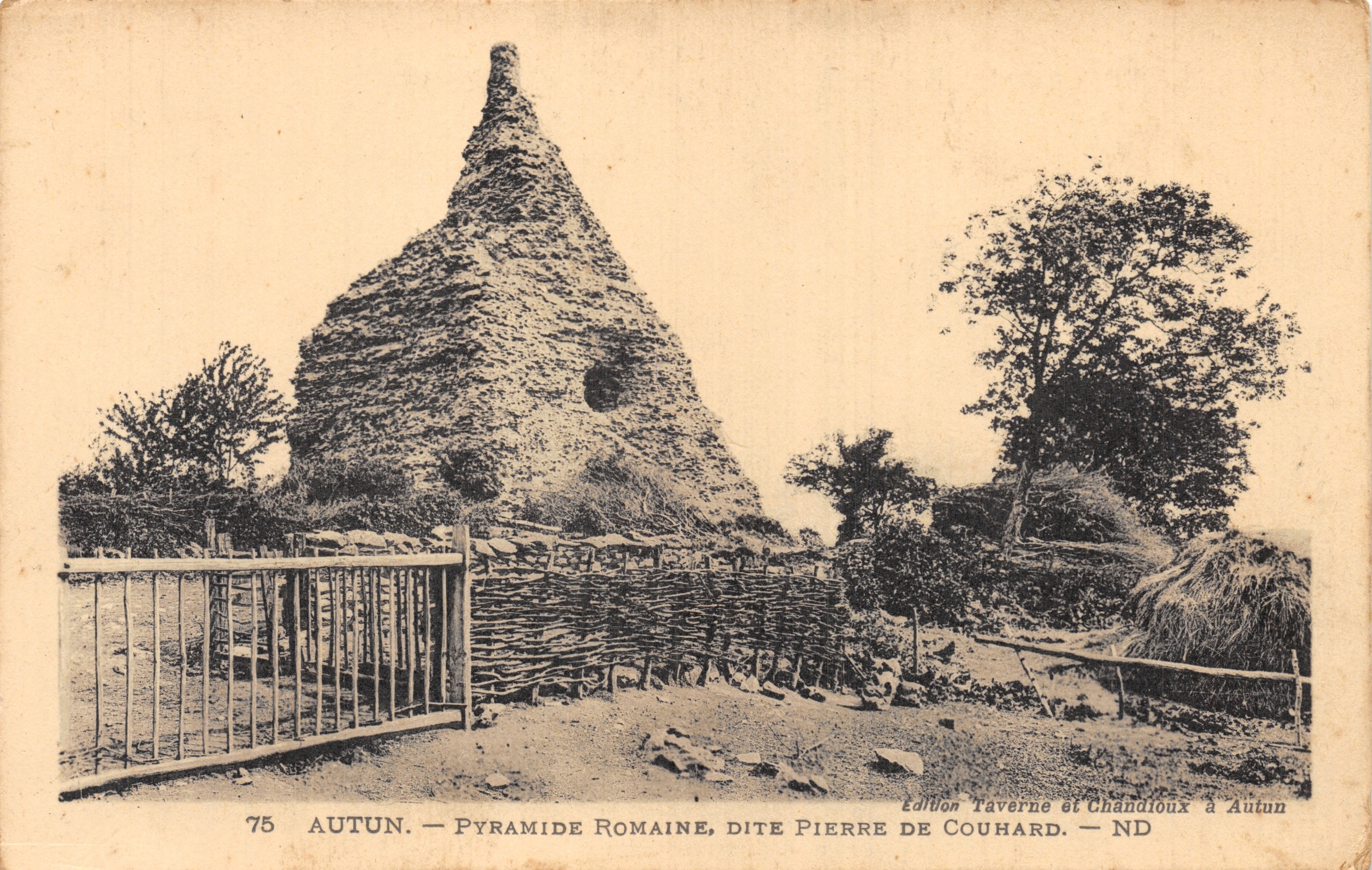 Autun — Roman Pyramid, called Pierre de Couhard — Edition Taverne et Chandloux in Autun