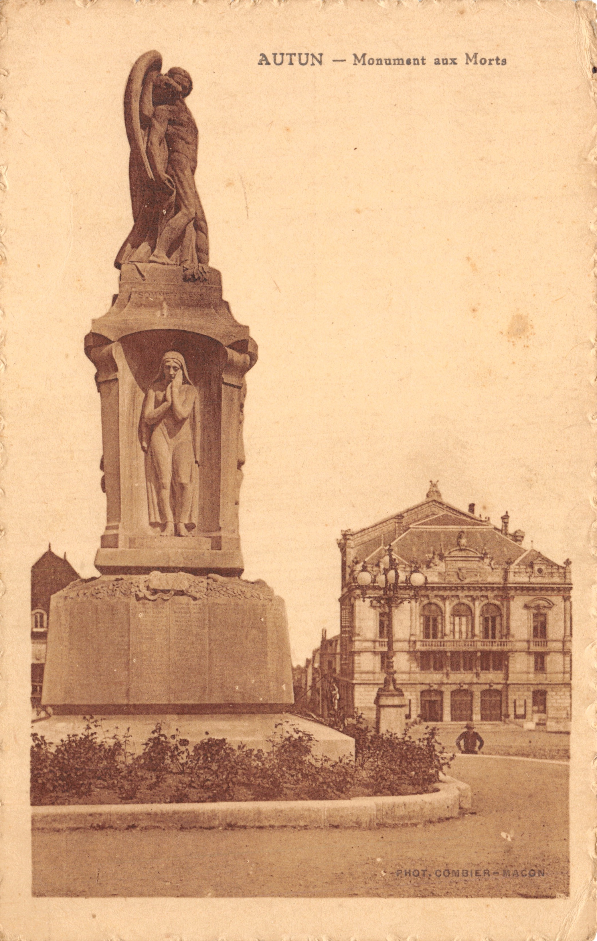 Autun — Monument aux Morts — Phot. Combier-Macon