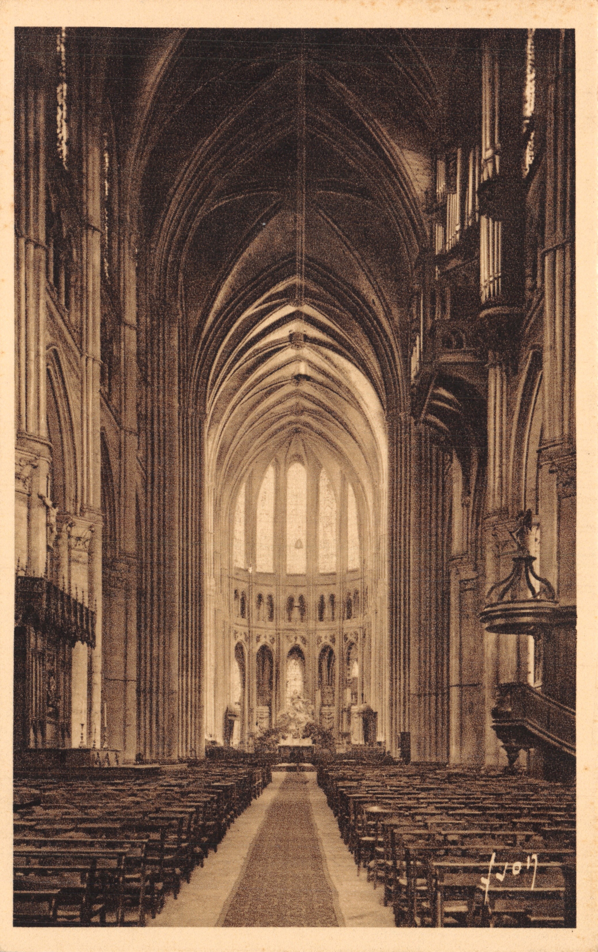 Chartres (Eure-et-Loir) — Interior de la Catedral — La Nave y el Coro — Éditions d'Art Yvon