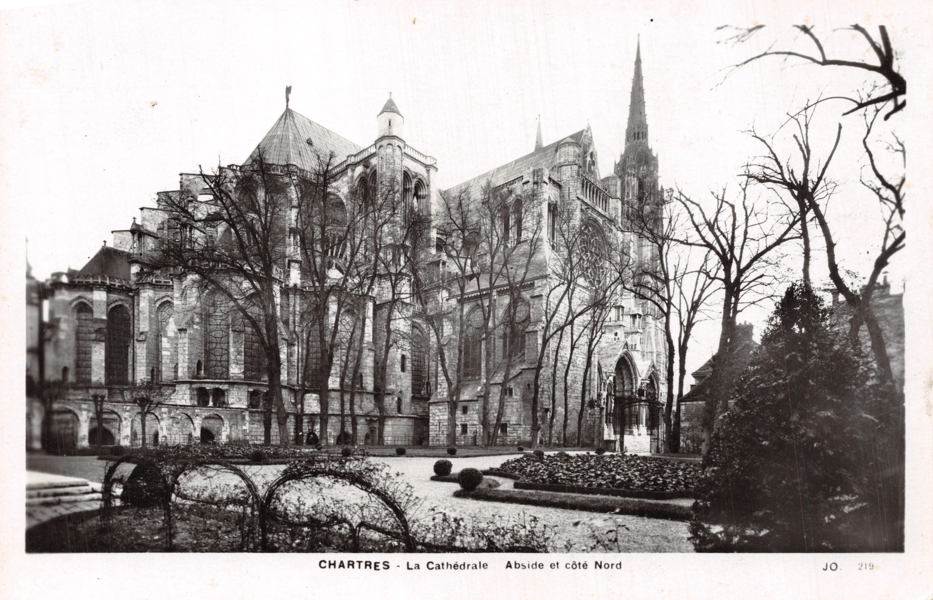 Chartres - La Cattedrale - Abside e lato nord — editore JO, n. 219