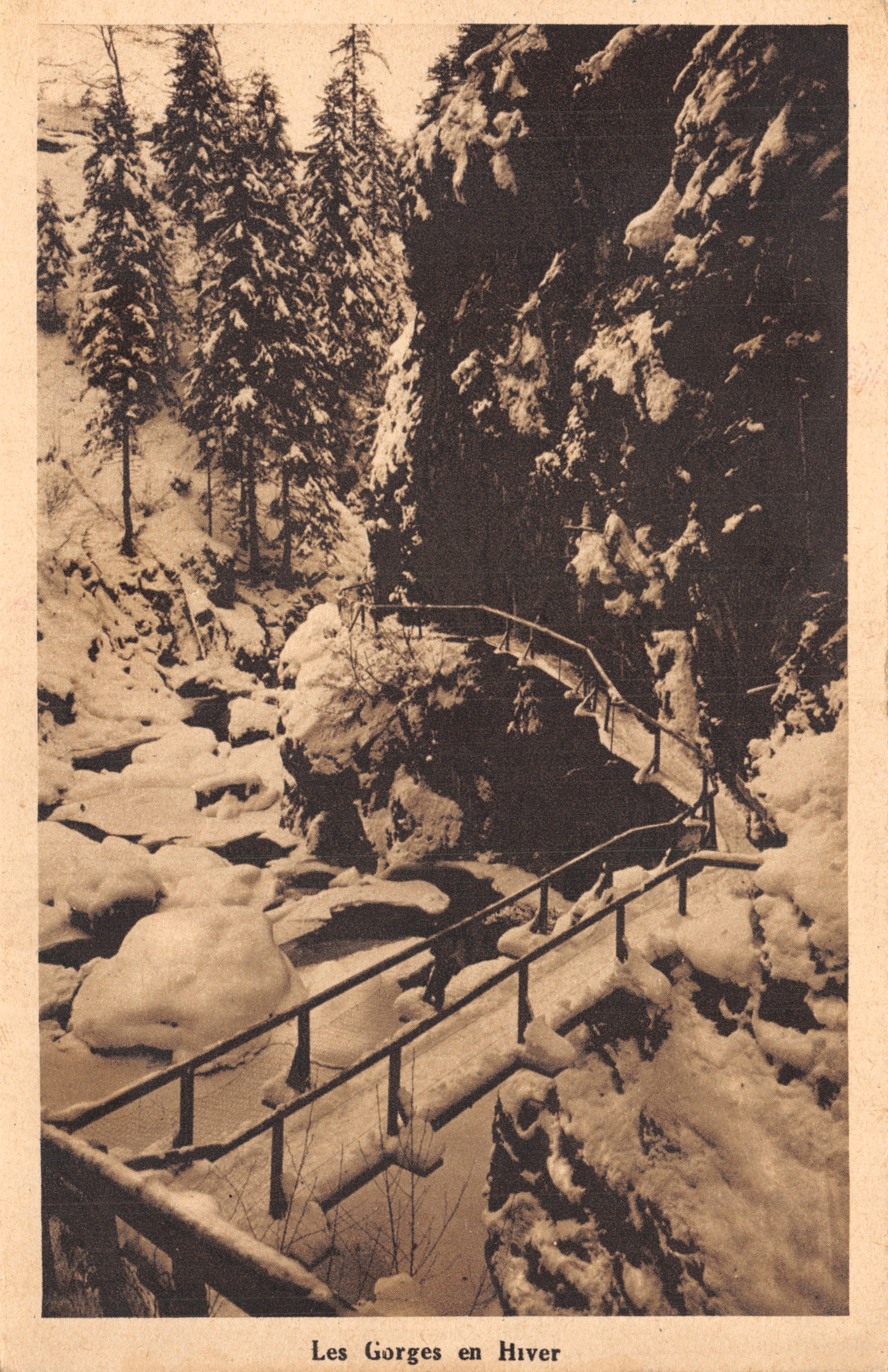 Le Gorges d'inverno — vista delle gorges innevate con un ponte — Editore: Éditions d'Art