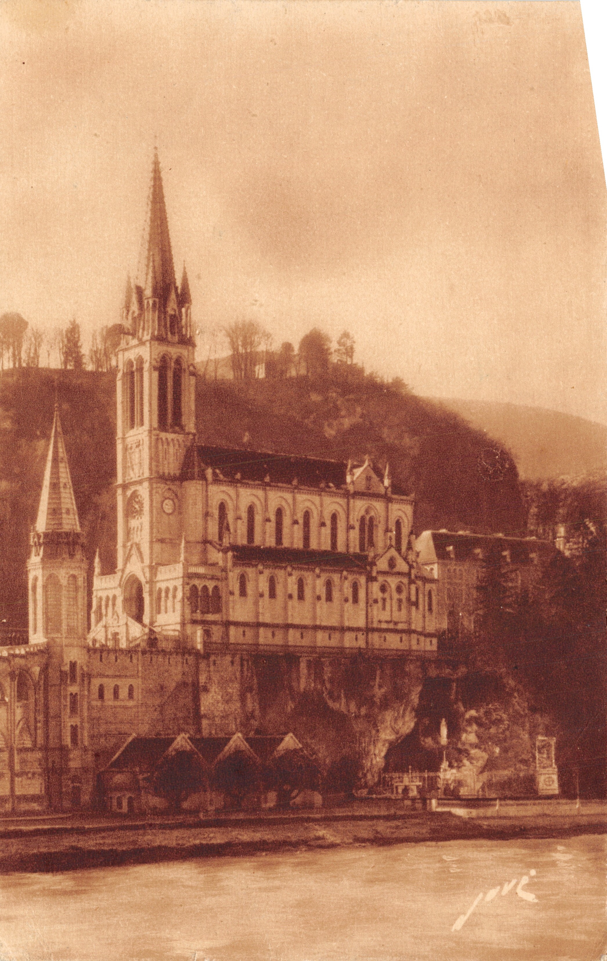 Lourdes — La Basilica e la Grotta — Edizione JOVÉ, Pau (B.-P.)