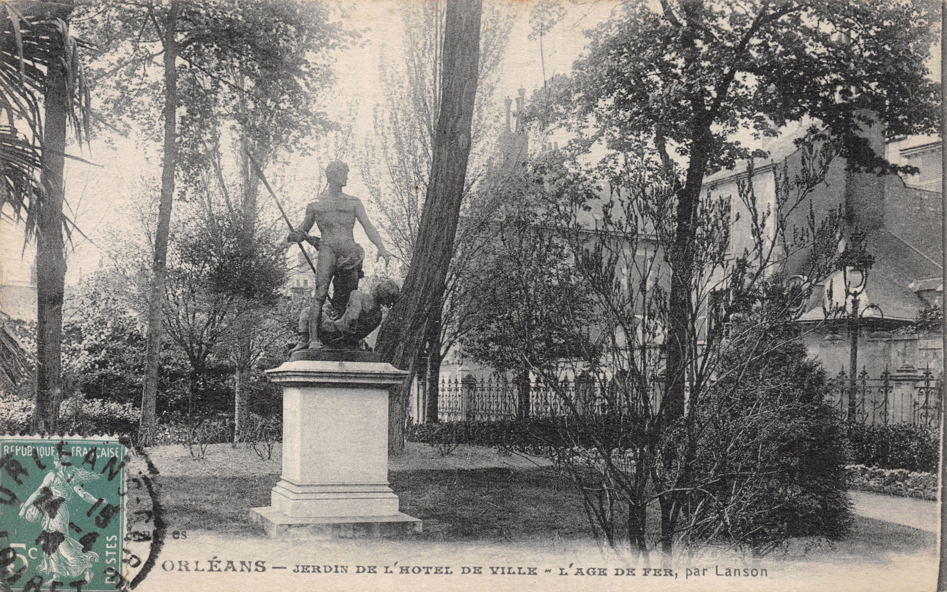 Orléans — Tuin van het Hôtel de Ville — L'Âge de Fer, door Lanson