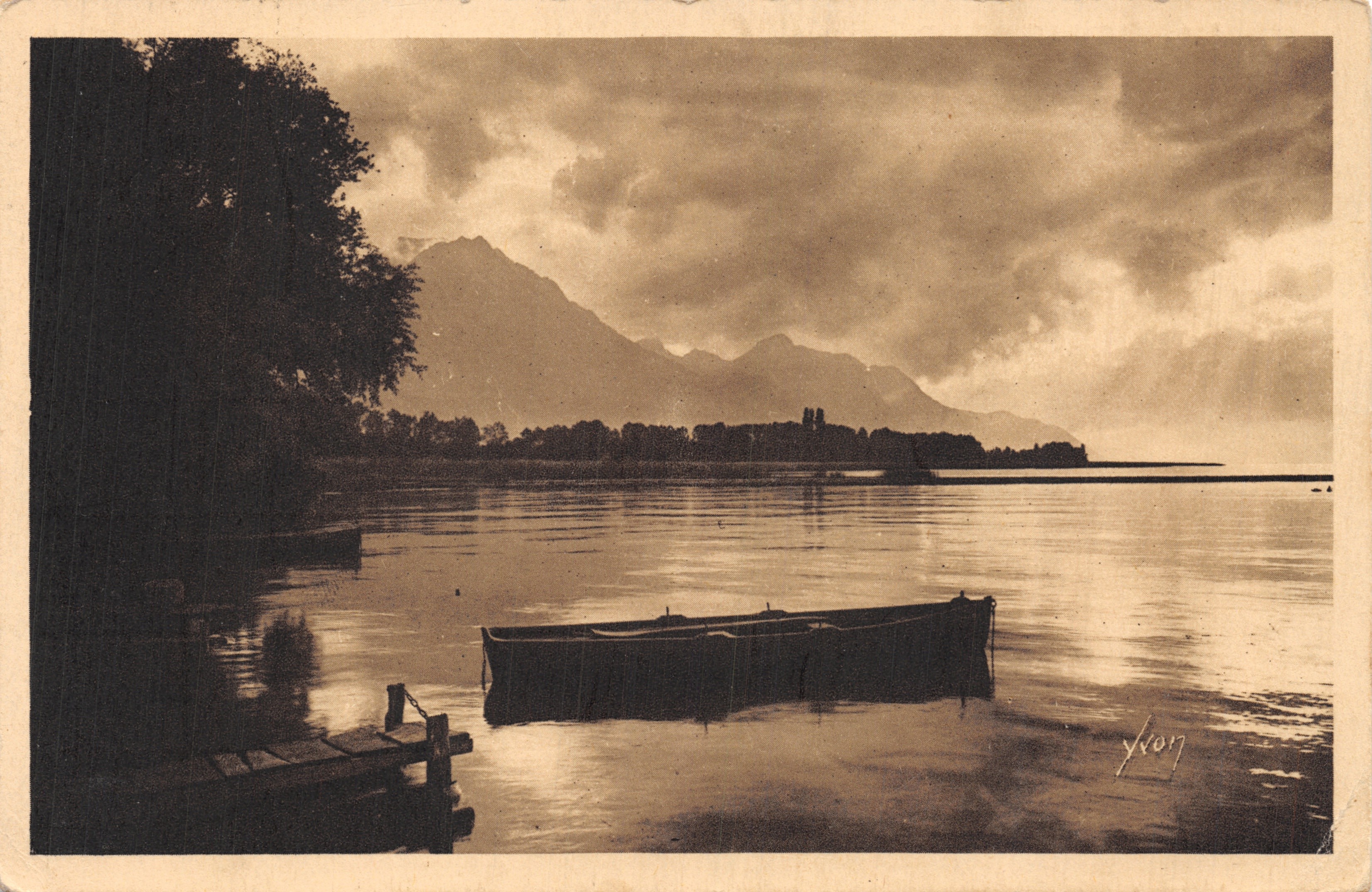 Évian-les-Bains — Lac Léman avec montagnes en arrière-plan — Éditions d'Art YVON