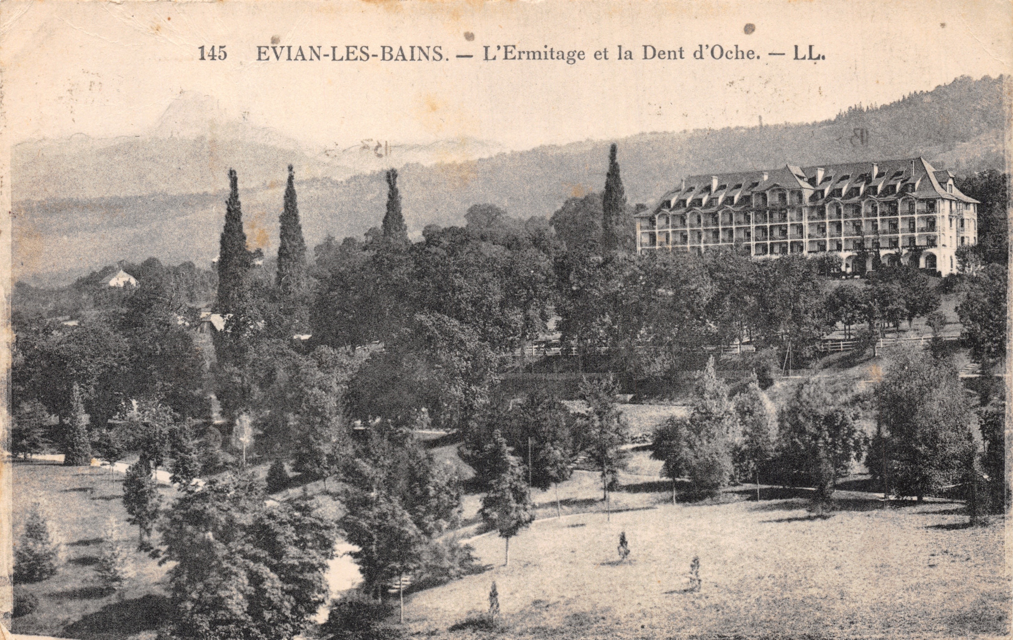 Évian-les-Bains — L'Ermitage et la Dent d'Oche — LL