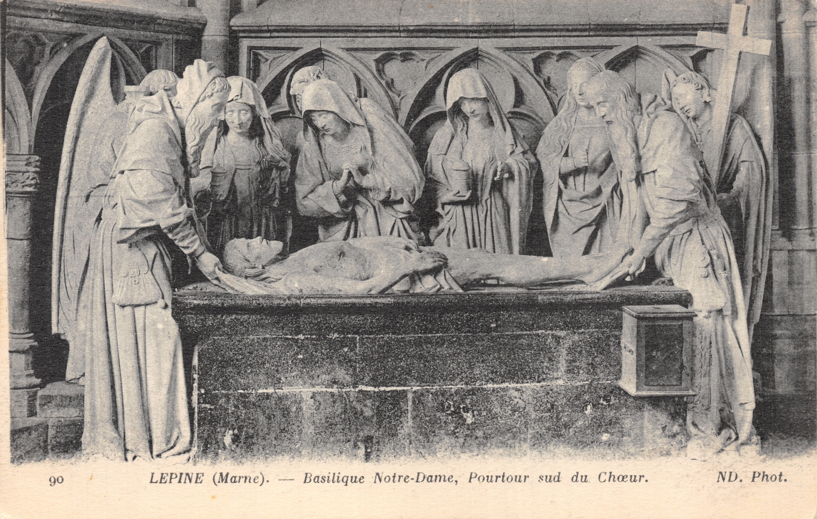 Basilica di Notre-Dame, Sud del Coro — Scultura funeraria della Vergine e degli apostoli — LEPINE (Marne)