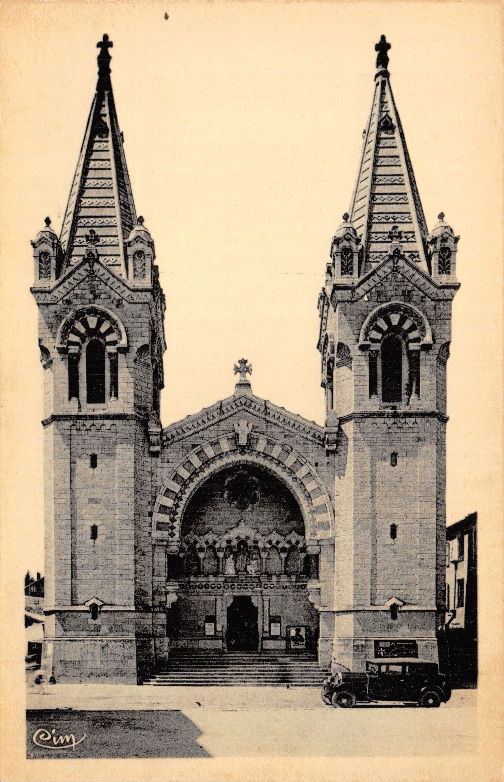 La Louvesc (Ardèche) — La Basilique — Phot. Combier Macon