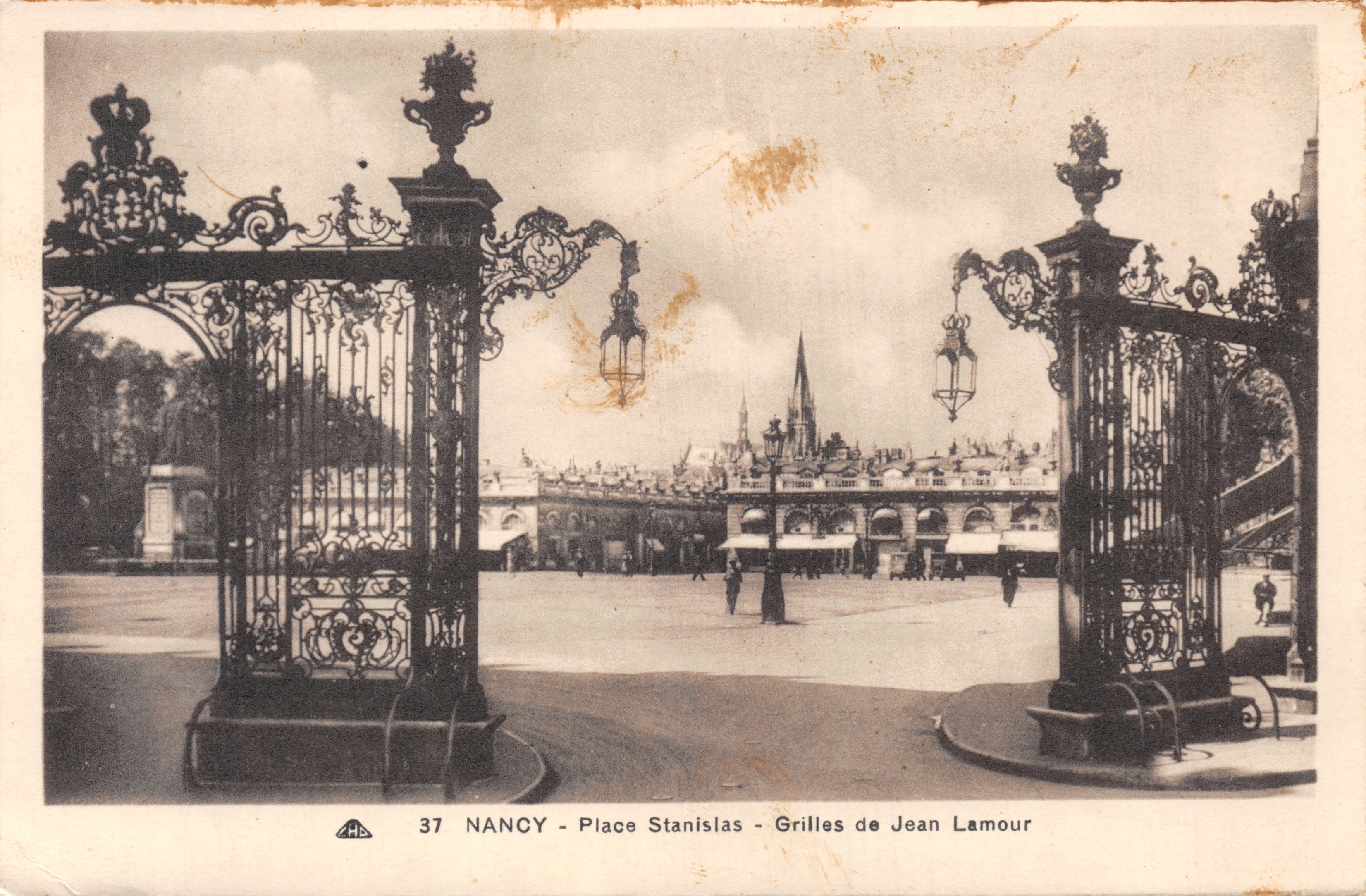 Nancy - Place Stanislas - Grilles de Jean Lamour — éditeur AHA, n° 37