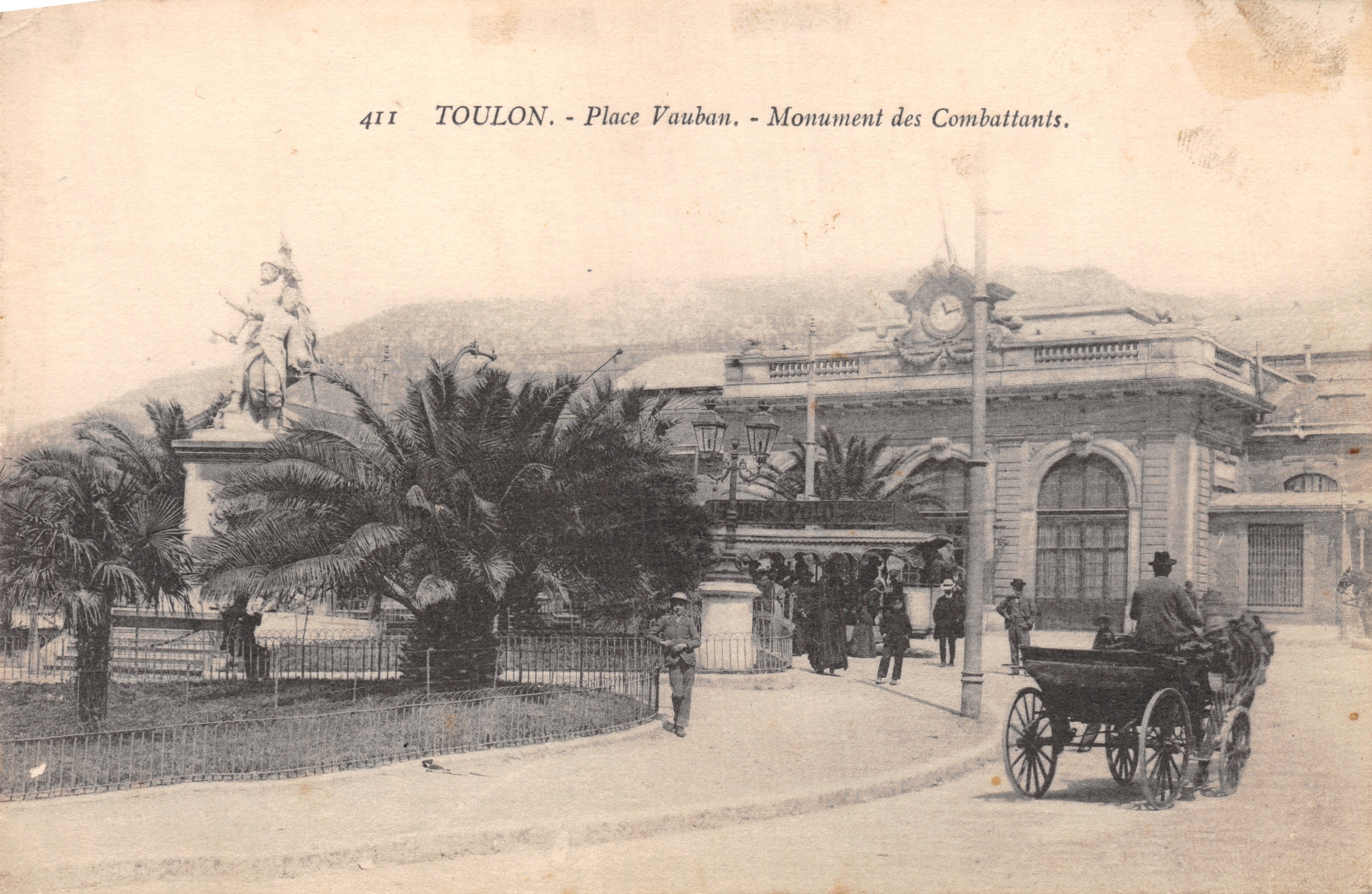 Toulon - Place Vauban - Monumento dei Combattenti — editore STAMPATO SULLA CARTA: 'Établissements D. Impression Phototypiques'