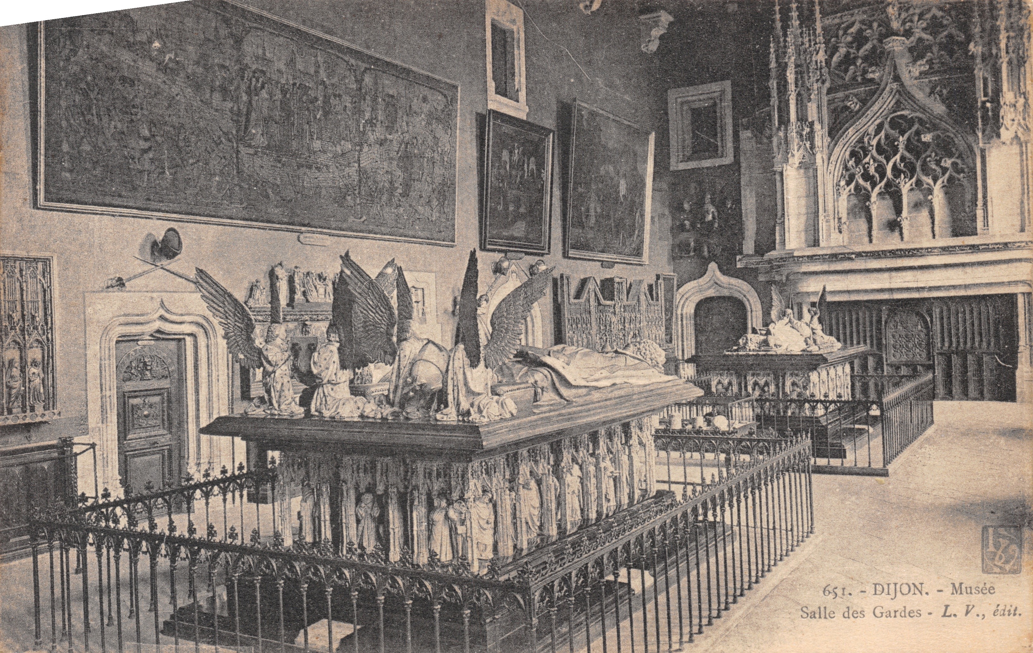 Salle des Gardes — Museum van Dijon — L.V. uitg.