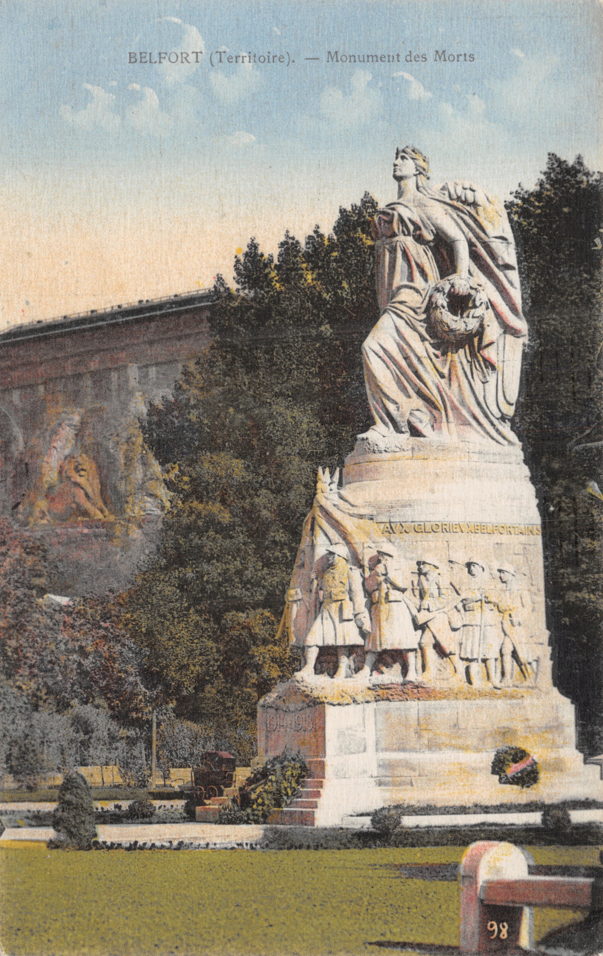 Belfort (Territoire) — Monumento de los Muertos, estatua de la gloria belfortina con relieves