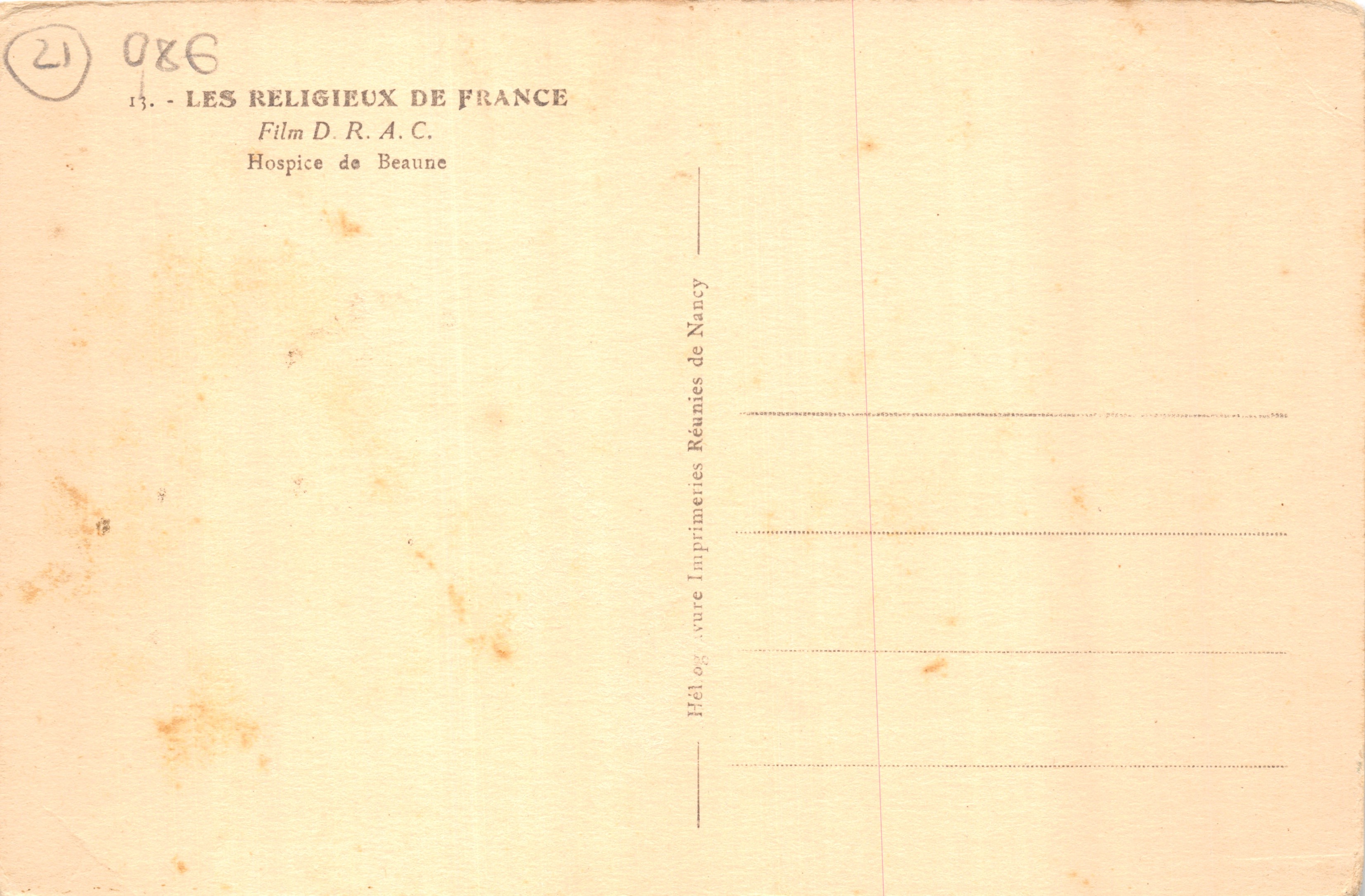 Hospice de Beaune — cour avec puits et bâtiment à colombages — Éditeur : Les Religieux de France — Reverso