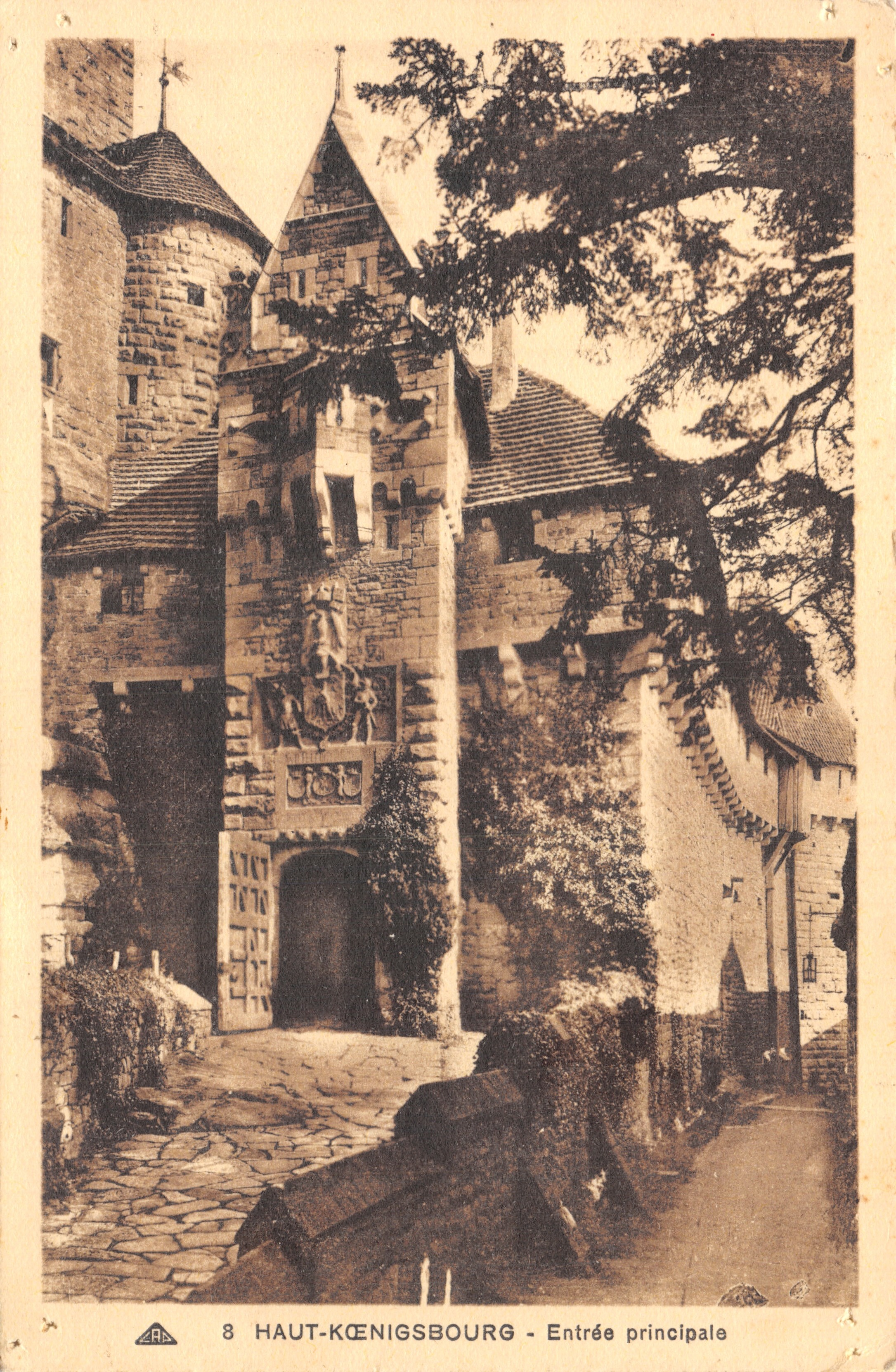 Haut-Kœnigsbourg — Hoofdingang — uitgever: A. Alsacienne des Arts Photographiques, Straatsburg