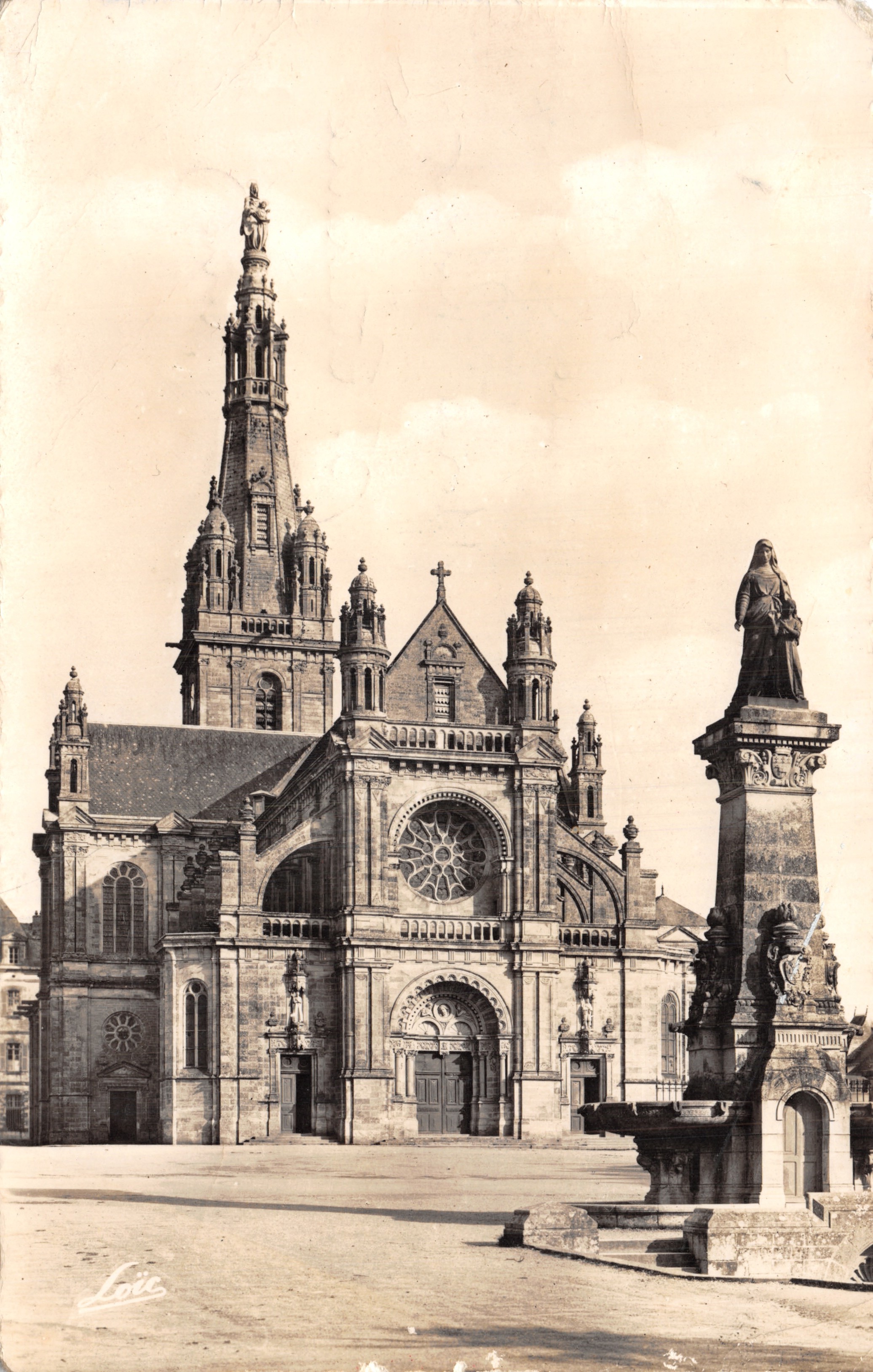 Sainte-Anne-d'Auray — Basilica e Fontana — Edit. P. Mesny, 27, avenue du Mail, Rennes