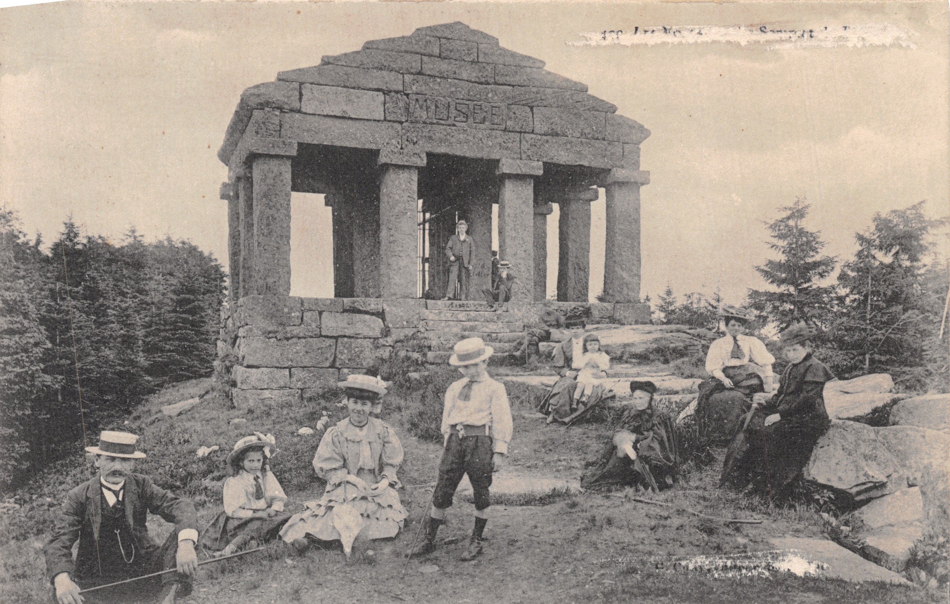 Monumento del Museo — Ruinas del antiguo templo en Rennes-le-Château — editor 'C. P. M.'