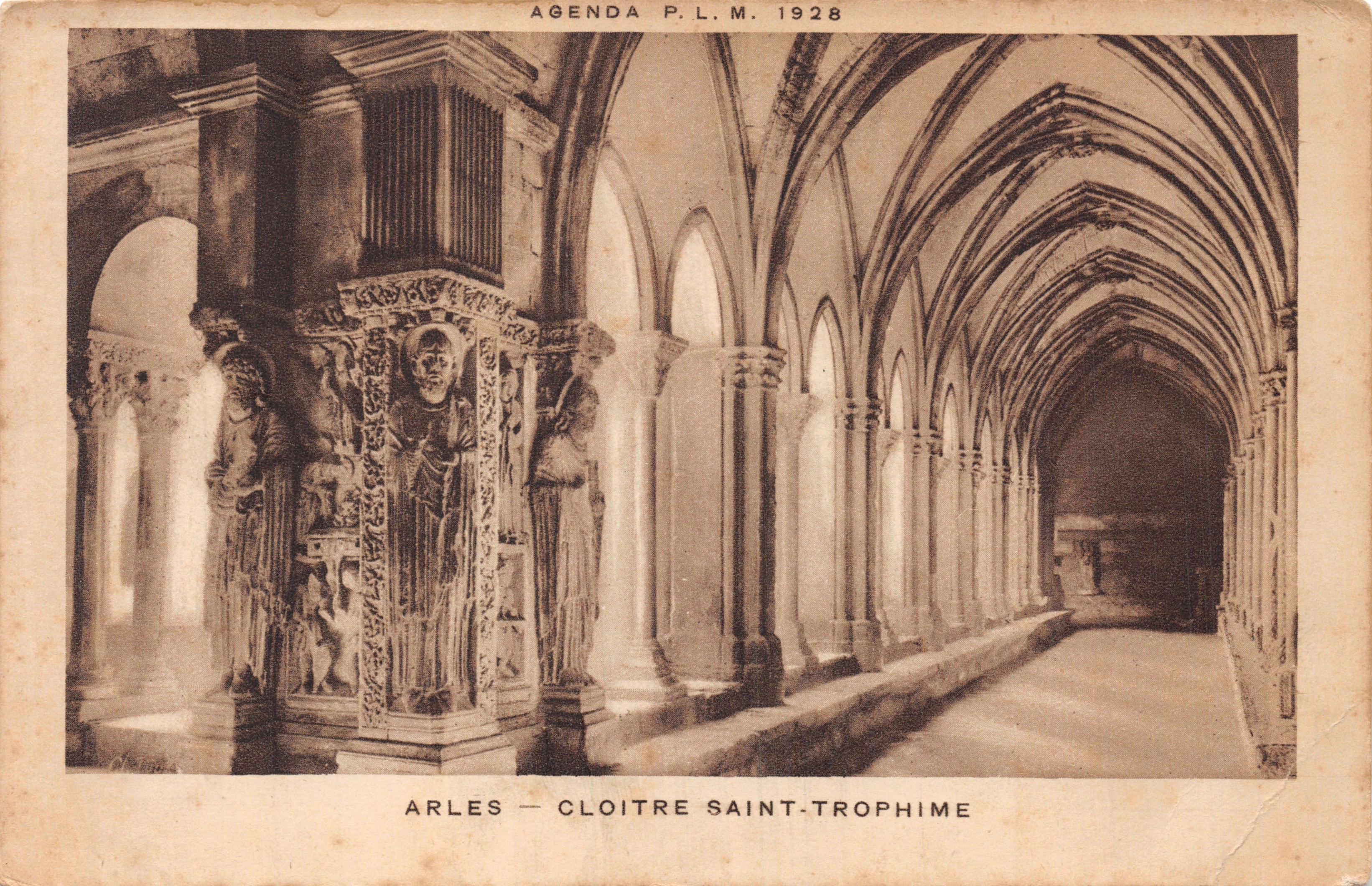 Arles — Klooster Saint-Trophime — uitgever Agenda P.L.M. 1928