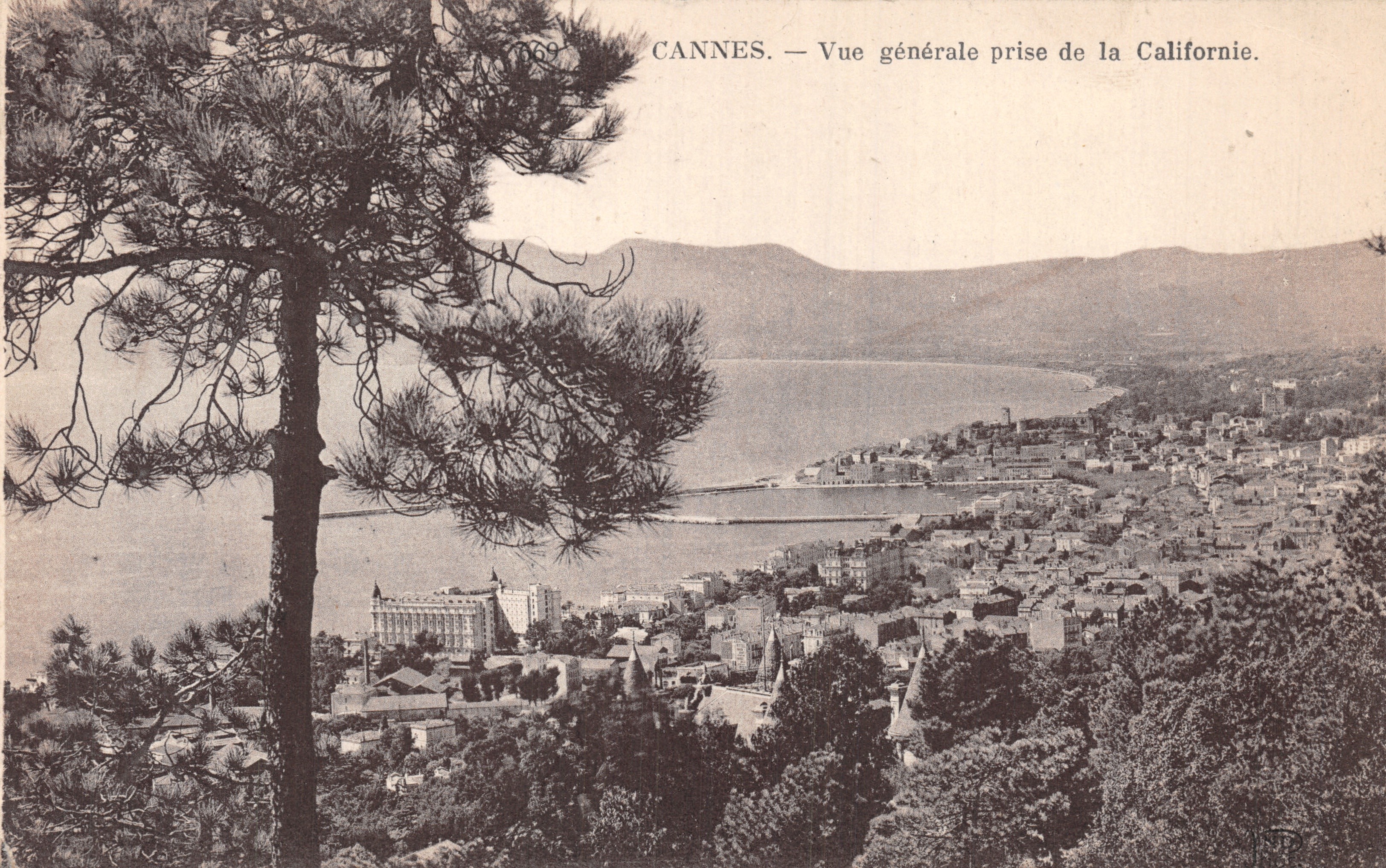 CANNES — Vista generale presa dalla California — Editore: Neurdein Frères, n. 669