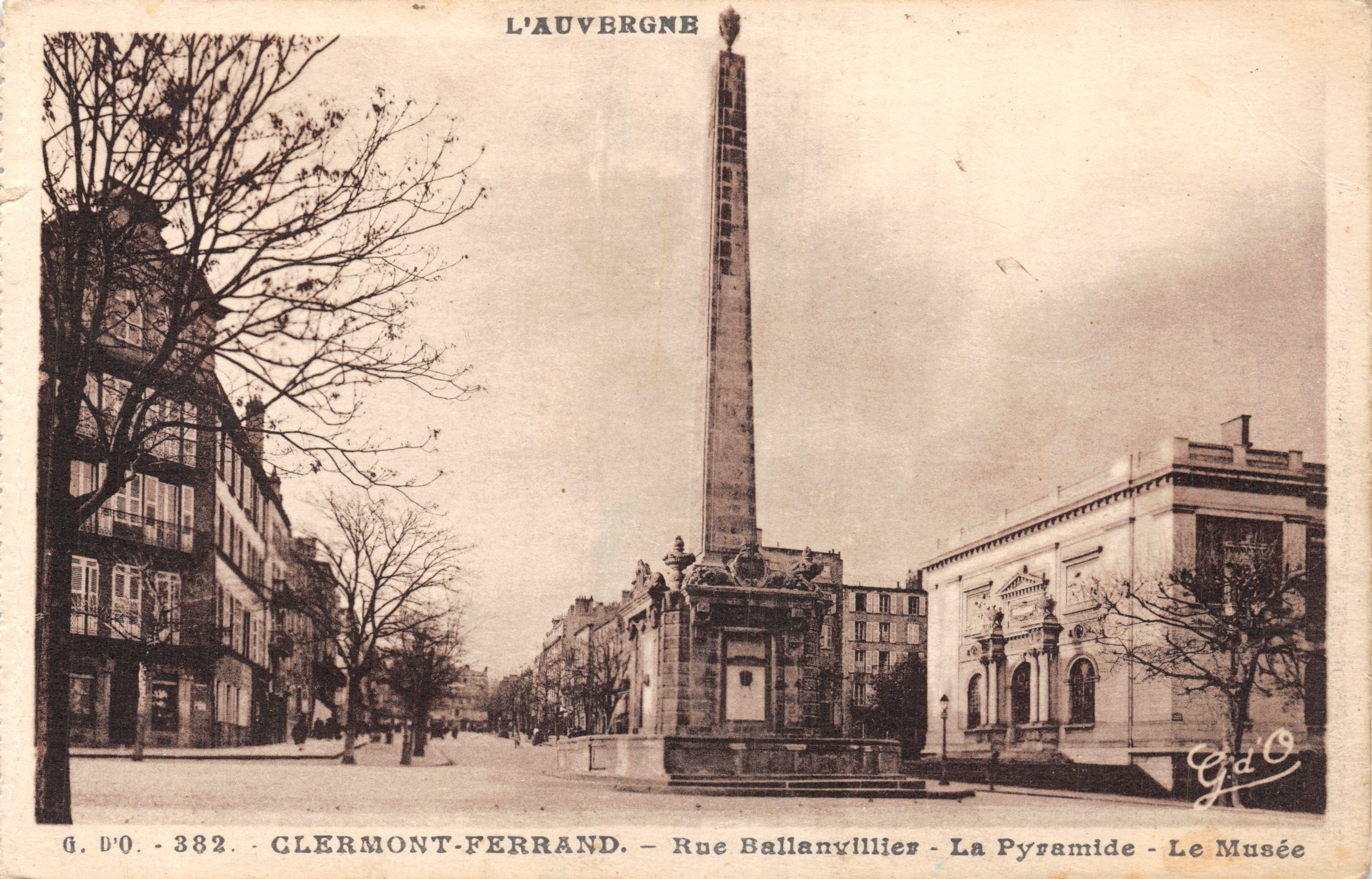 Clermont-Ferrand — Rue Ballanyillier, the Pyramid and the Museum — G. D'O. n° 382