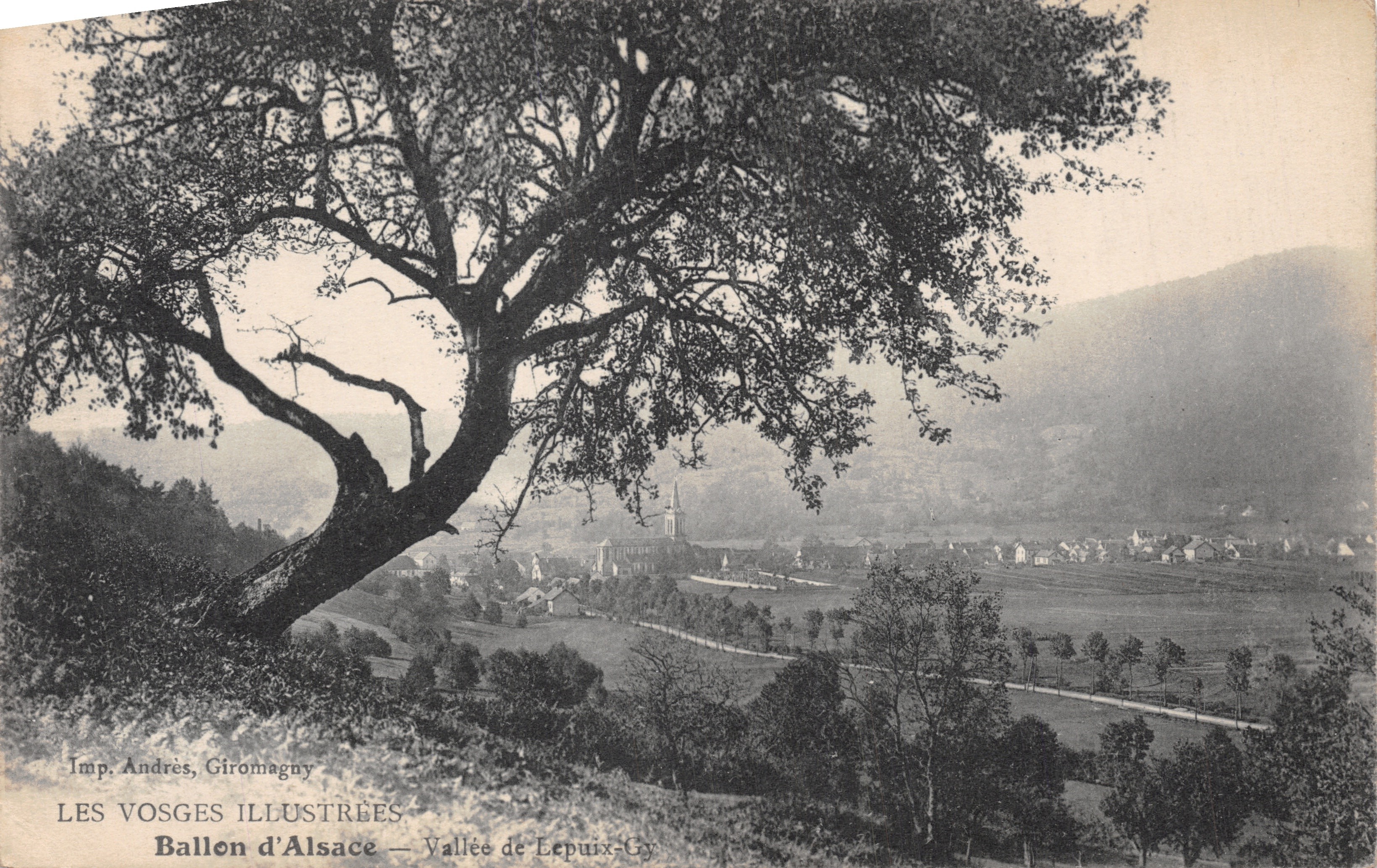 Ballon d'Alsace — Vallée de Lepuix-Gy — panoramische weergave met religieus gebouw in de achtergrond, uitgever Imp. Andres, Giromagny