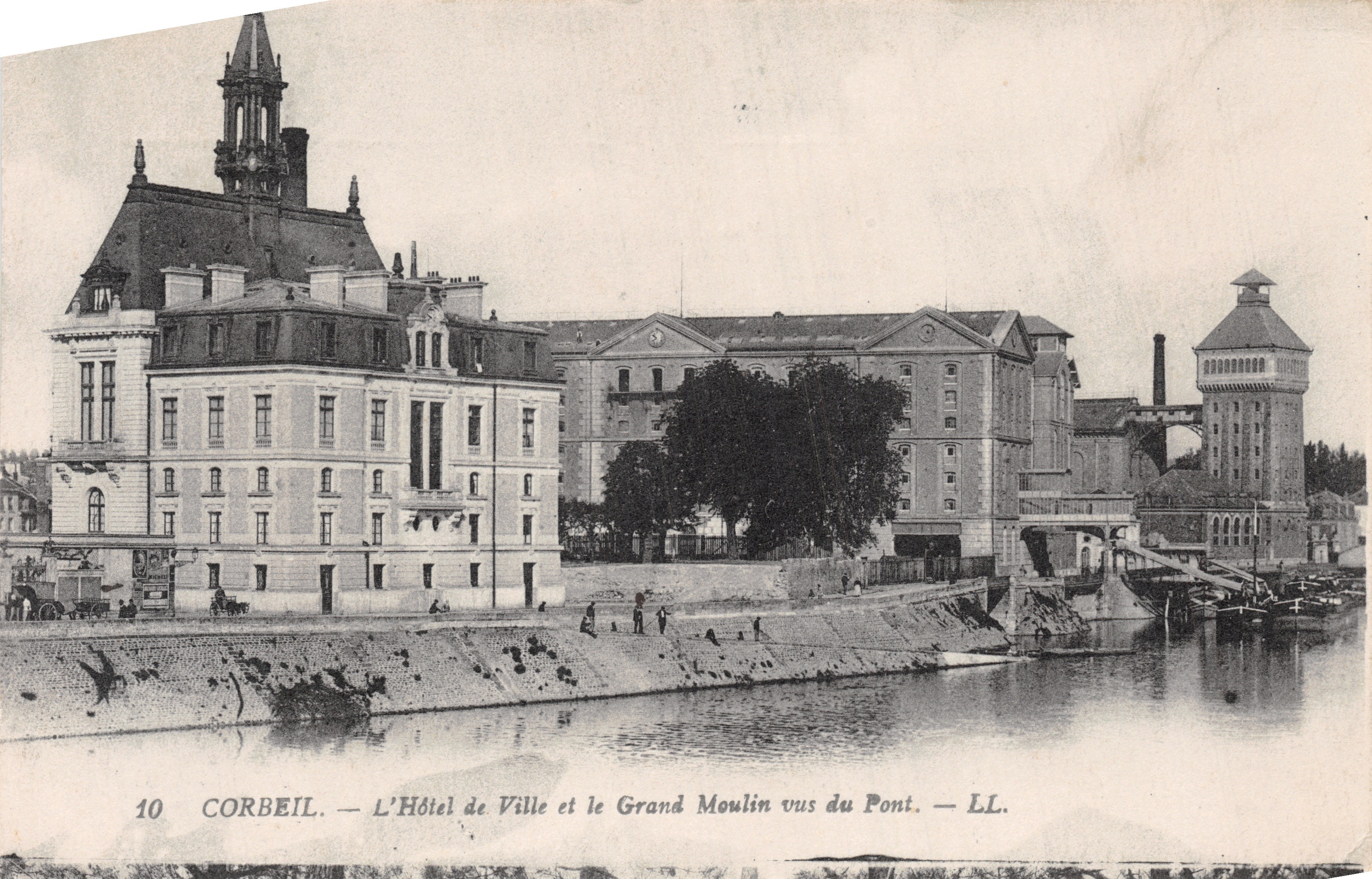 Corbeil — Ratusz i Duży Młyn widziani z mostu — LL. — N° 10