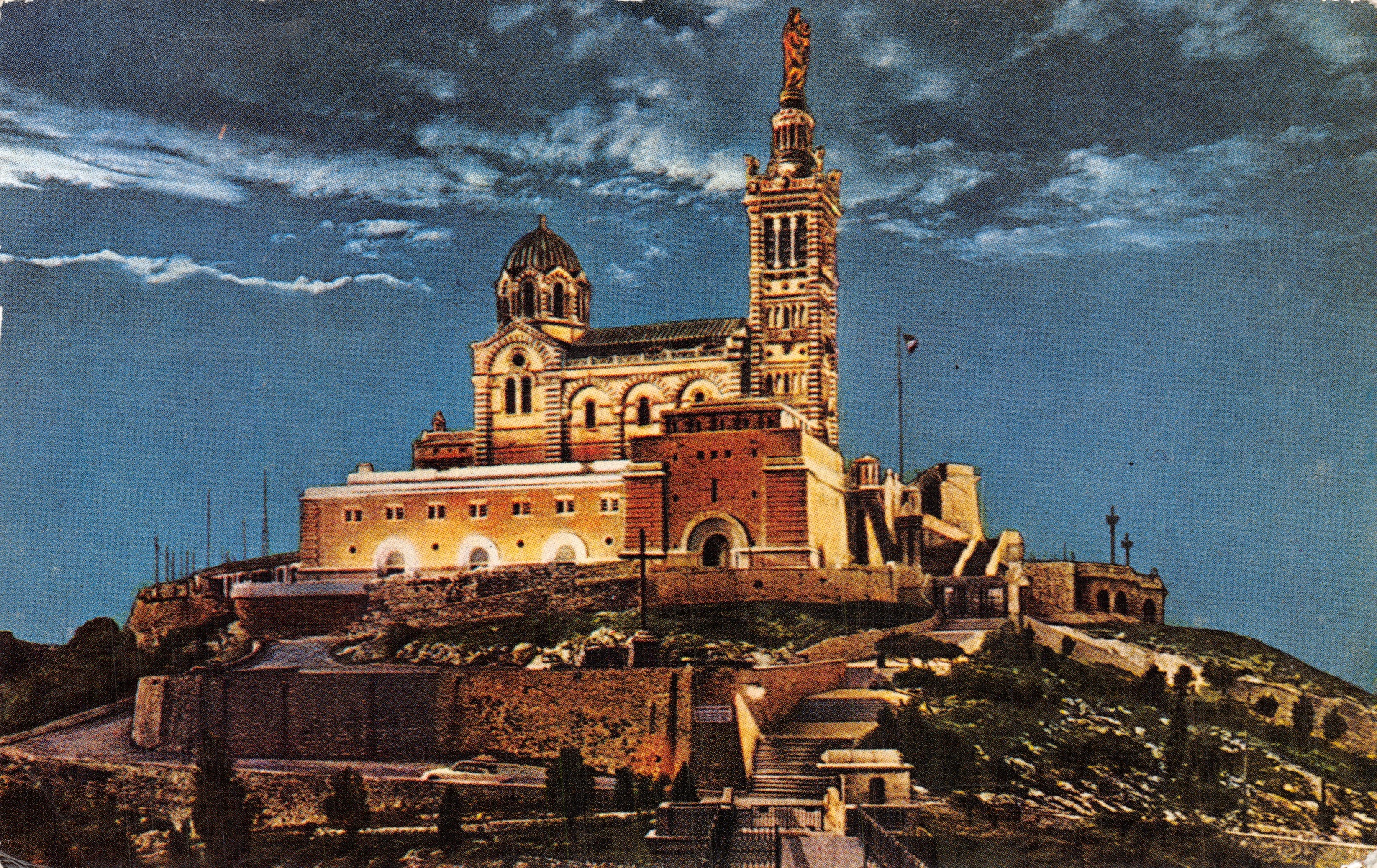 Basiliek Notre-Dame de la Garde — nachtview — uitgever Le Carrefour du Monde, n° 1166