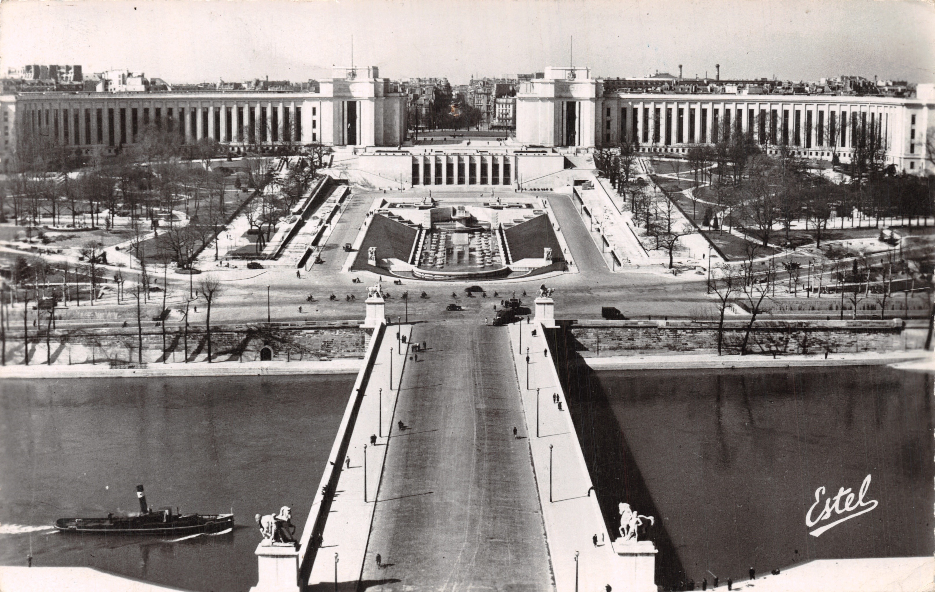 Pont d'Iéna en Paleis van Chaillot — panoramisch uitzicht — Estel