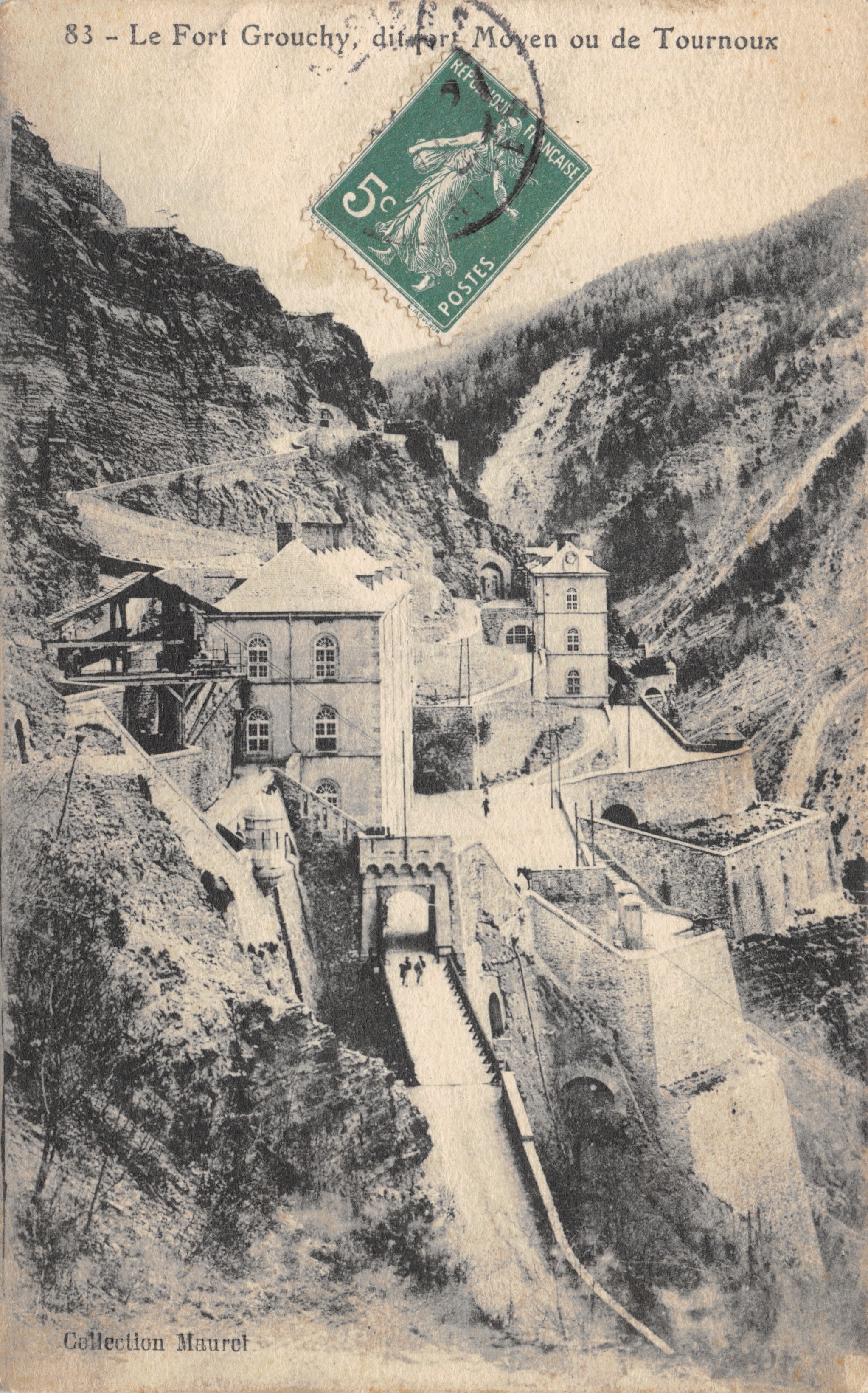 Fort Grouchy, zwany fort Moyen lub de Tournoux — widok na zamurowany fort w kanionie, wydawca Collection Maurel, nr 83