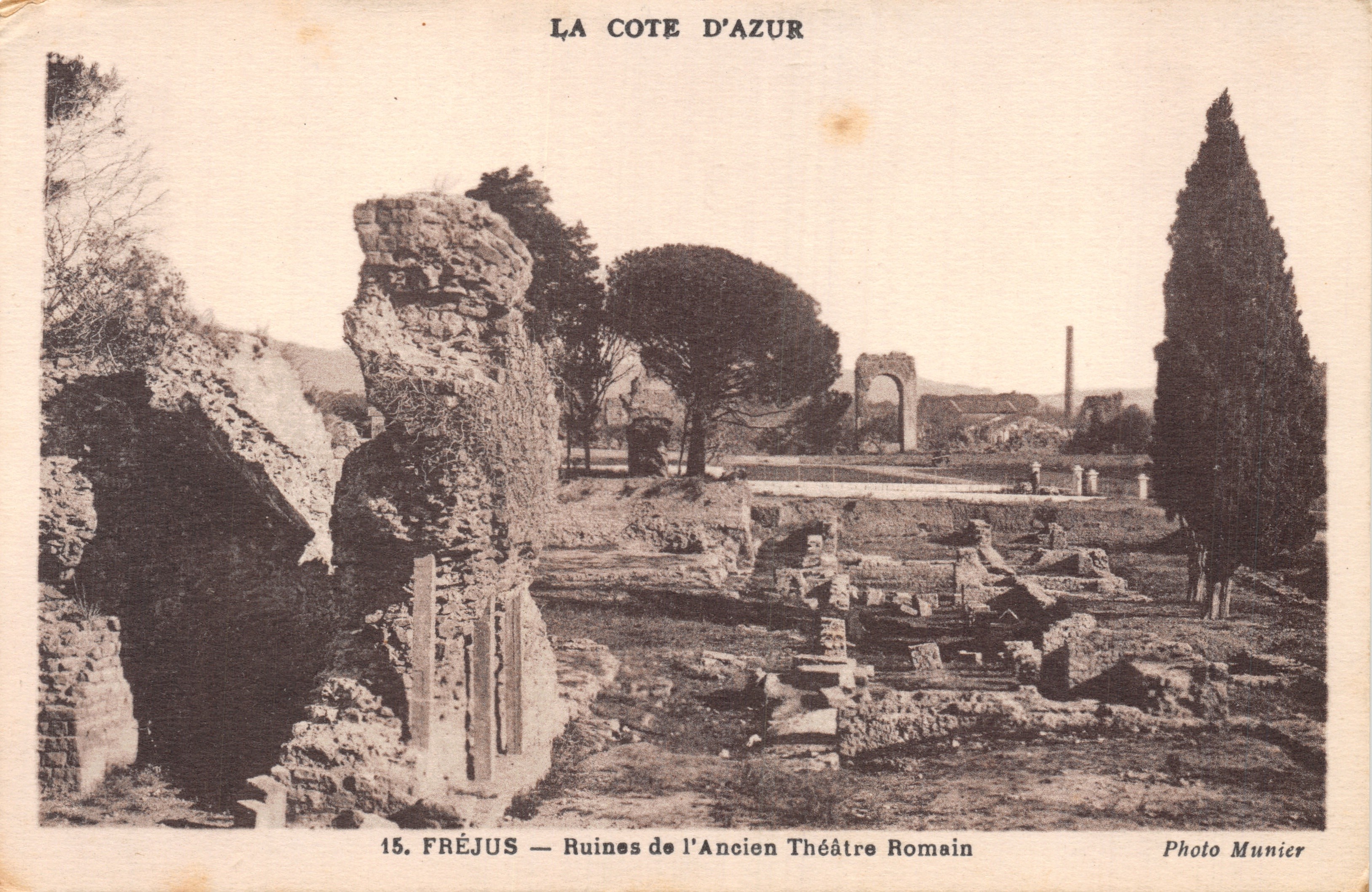 Fréjus — Ruïnes van het Oude Romeinse Theater — Foto Munier, n°15