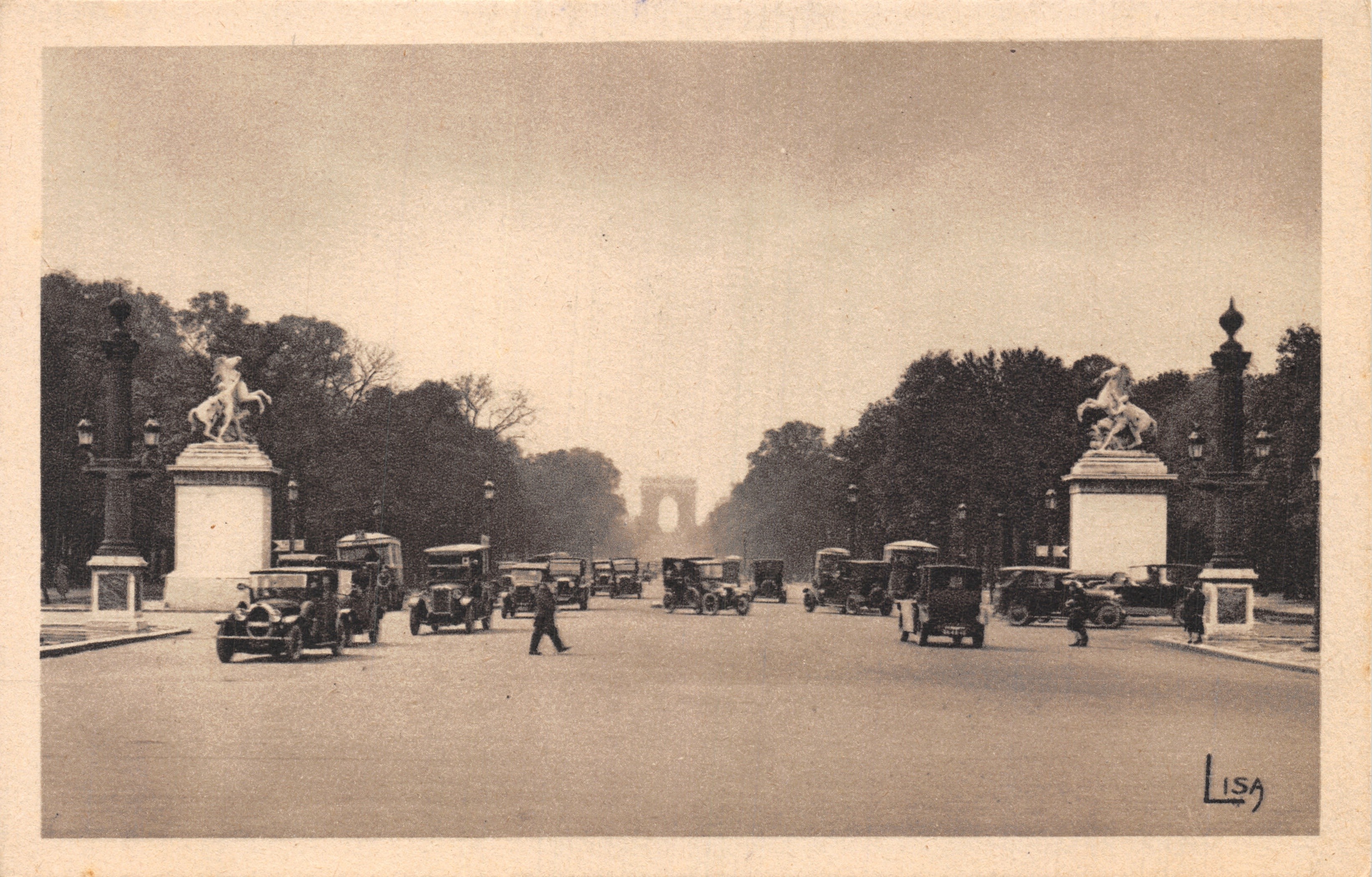 Los Champs-Élysées — vista del Arco de Triunfo — editor LISA, serie 32