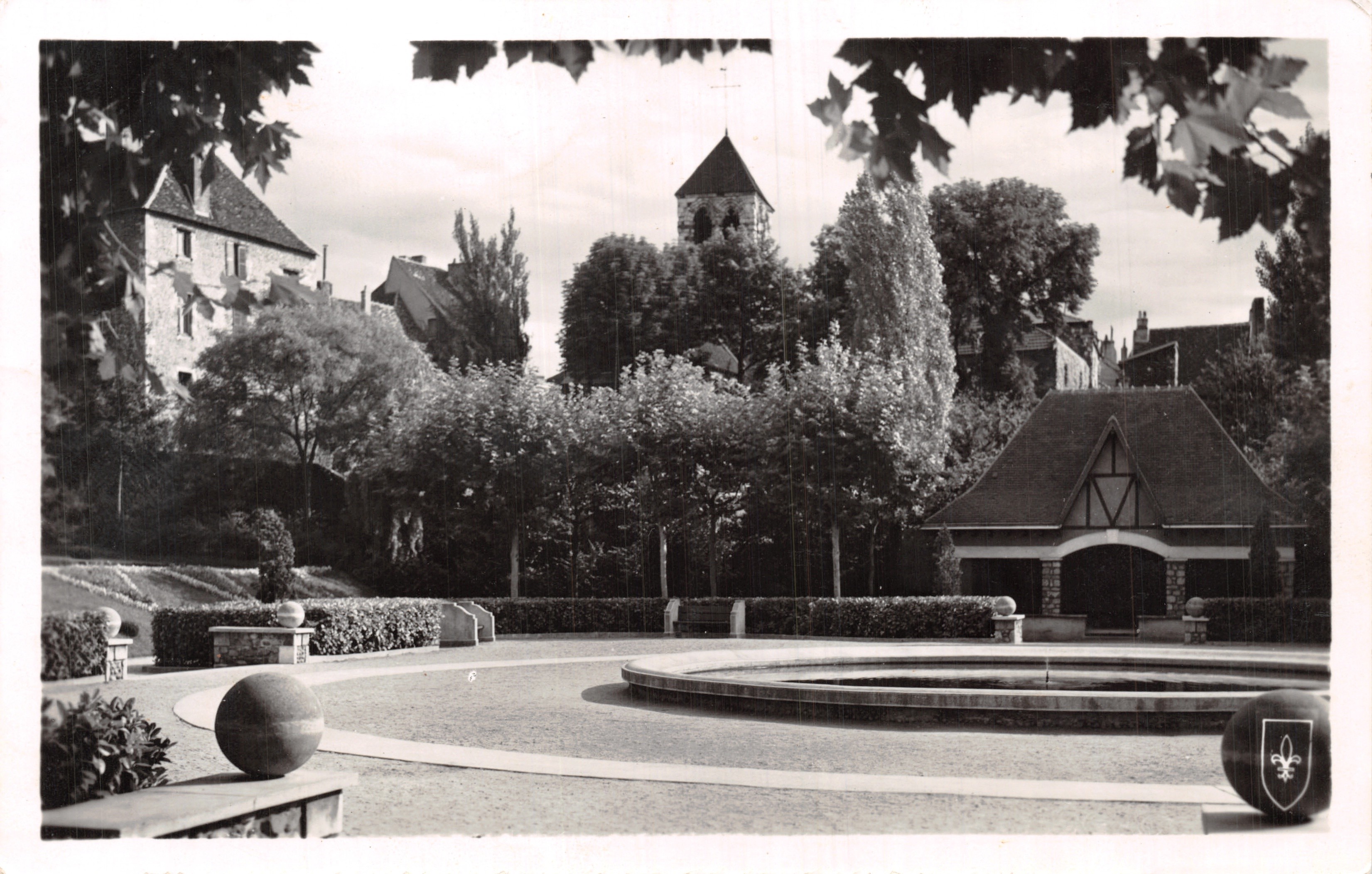 De Jardins Supéradais — Montluçon (Allier) — Uitgaven van het LYS, Moulin
