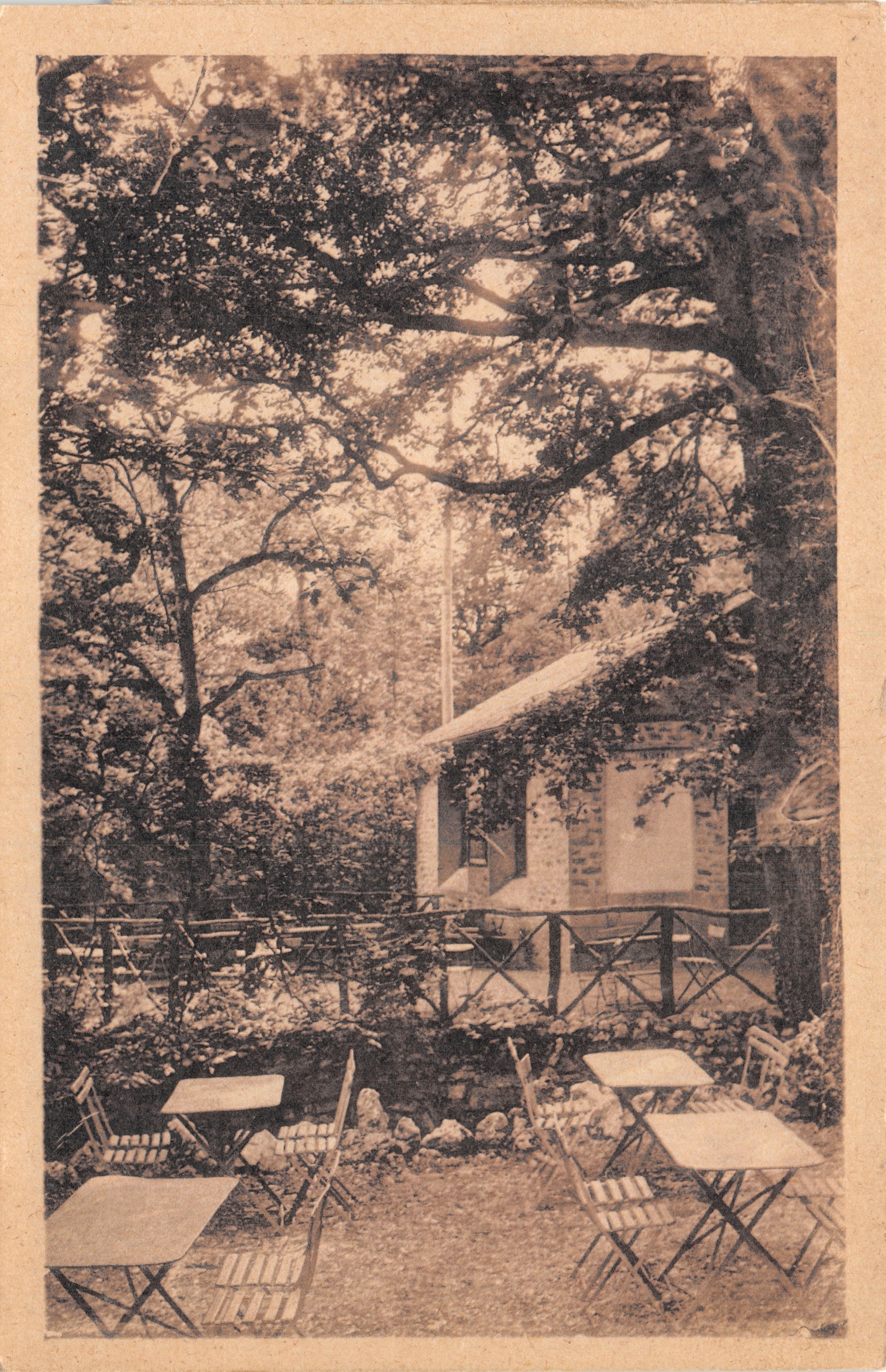 Arcy-sur-Cure (Yonne) — Chalet des Grottes et terrasses — A. Joublin