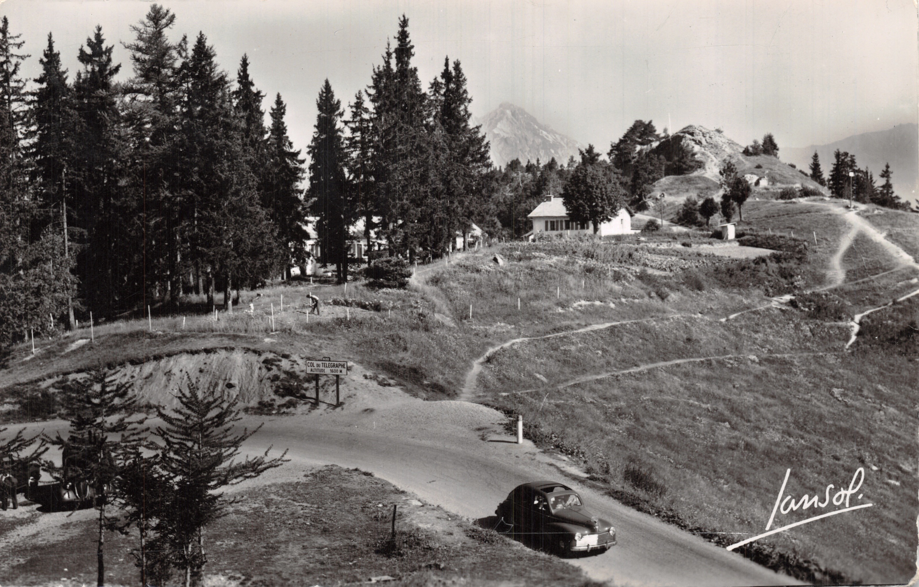 Col du Télégraphe — panoramische uitzicht met auto en bord — uitgever Jansol