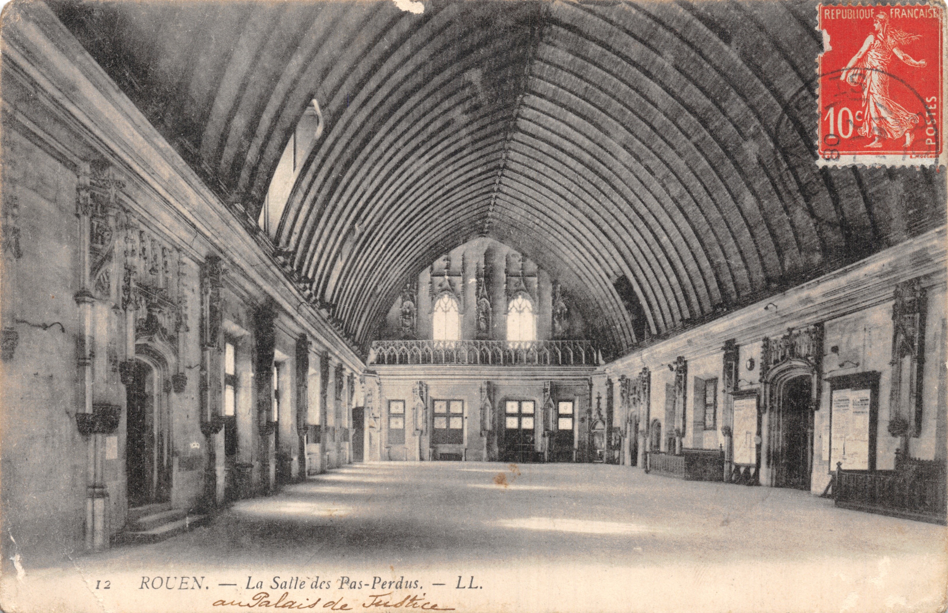 Rouen — View of the Hall of Lost Steps in the Palace of Justice — LL. n°12