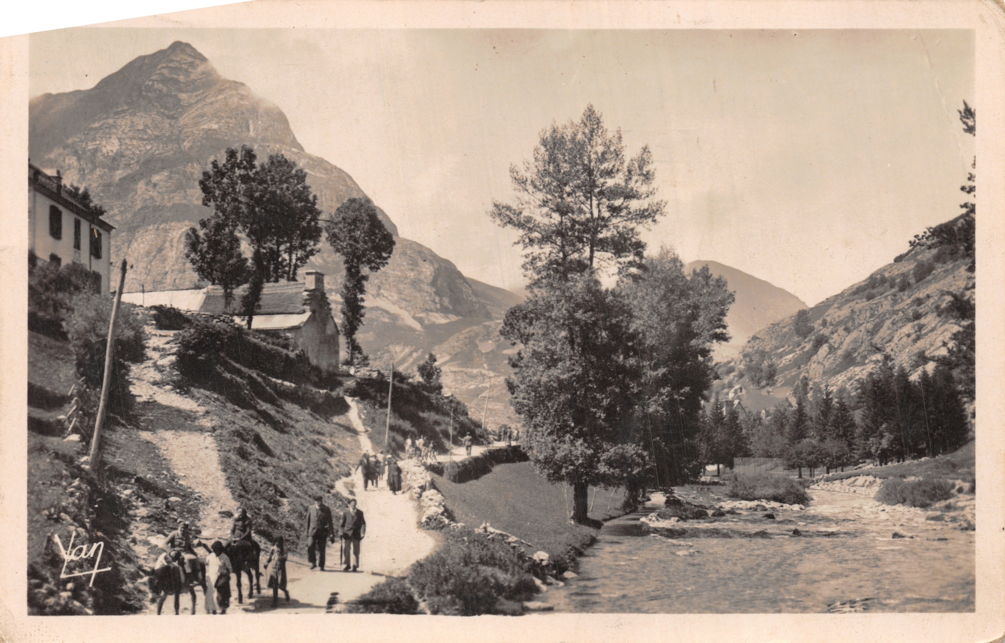 Vista de Gavarnie — el Pic Sécuignac (alt. 2575 m.) — Edición Photo Quinault