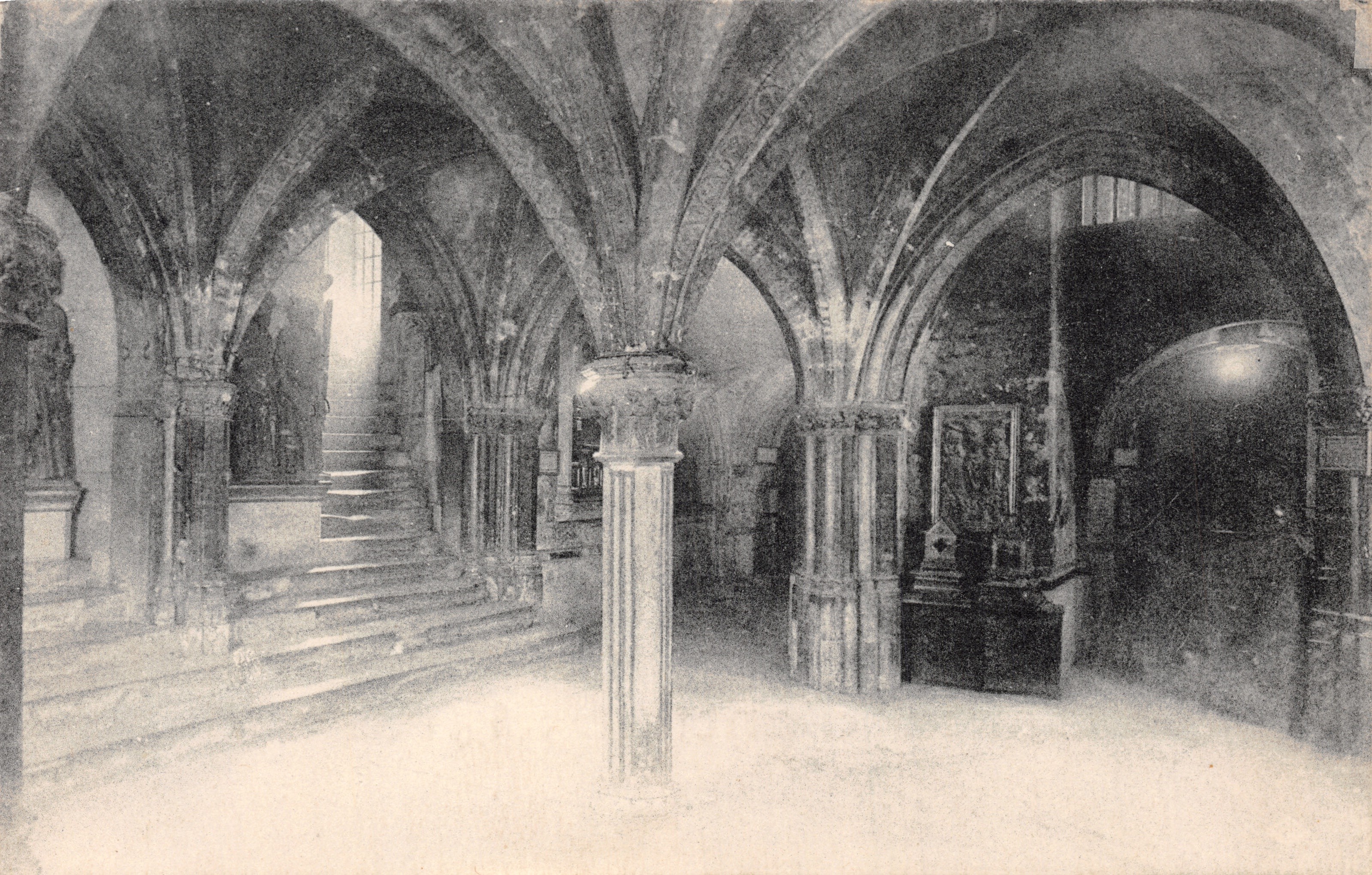 Cripta de los Santos Godos — Basílica Saint-Sernin de Toulouse — Insigne Basílica St-Sernin