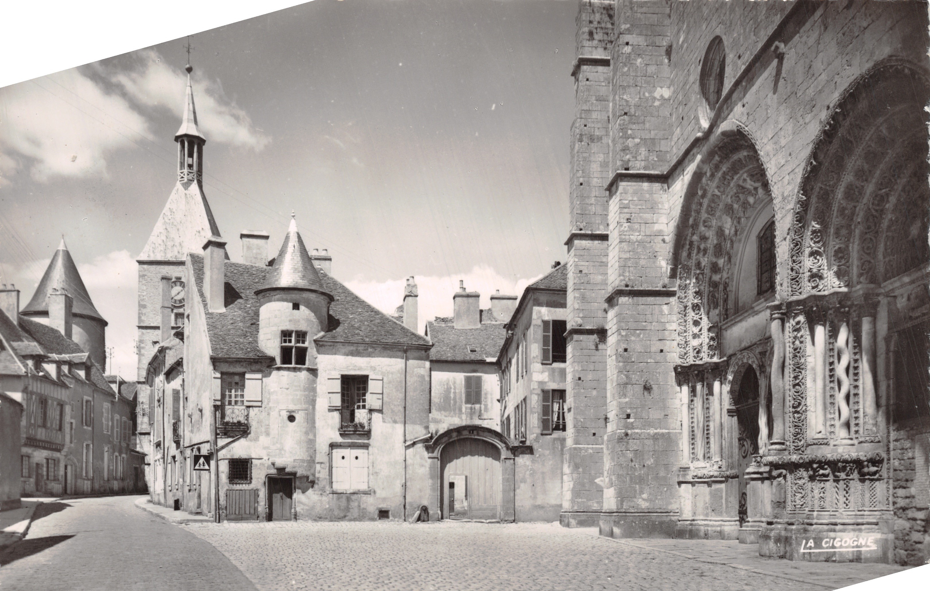 Avallon — Iglesia de San Lazaro y torre del reloj — Editorial « La Cigogne »
