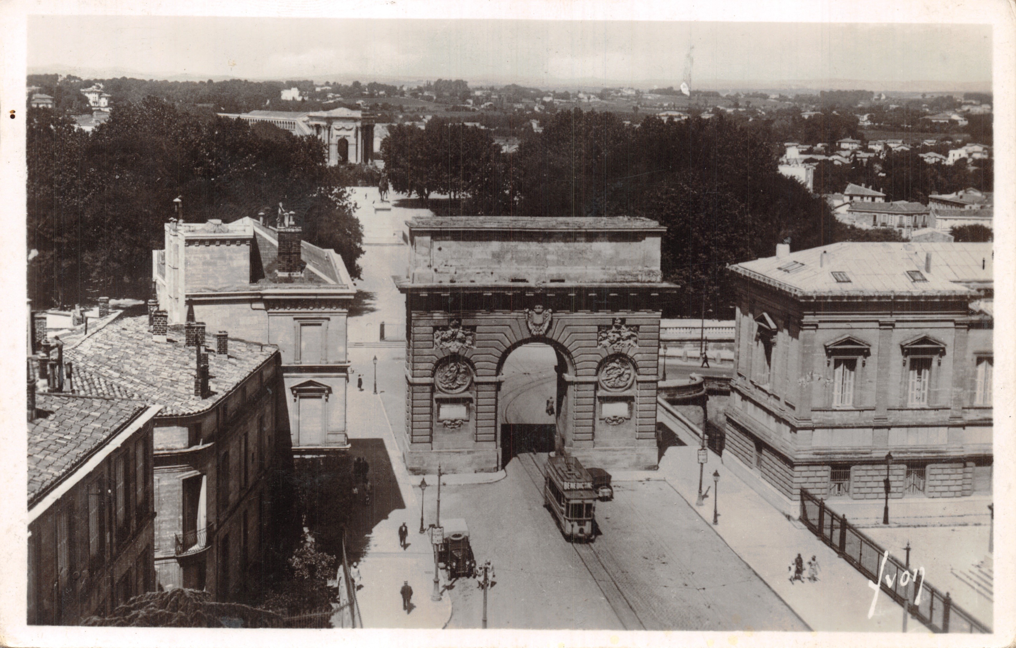 Montpellier — Arc de Triomphe and Le Peyrou — Éditions d'Art 'YVON', Paris