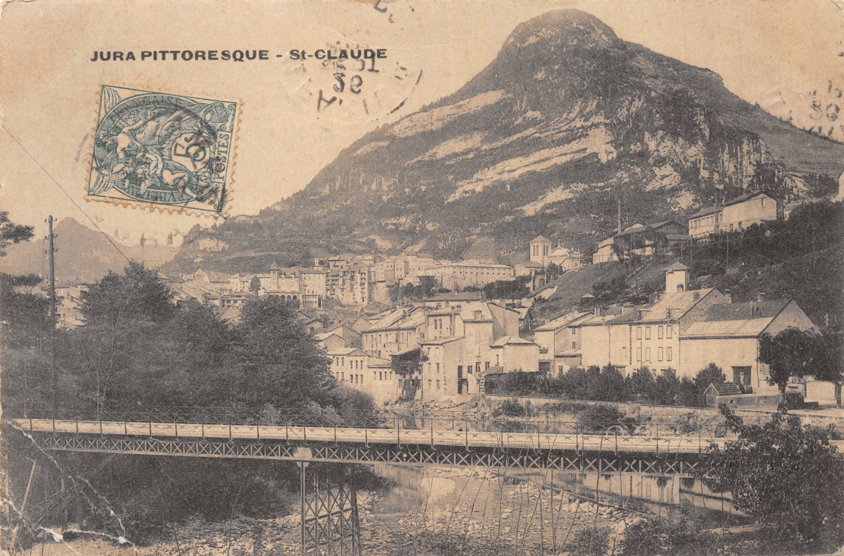 St-ClauDE — vista del pueblo y del monte Jura — editor JURA PITTORESQUE